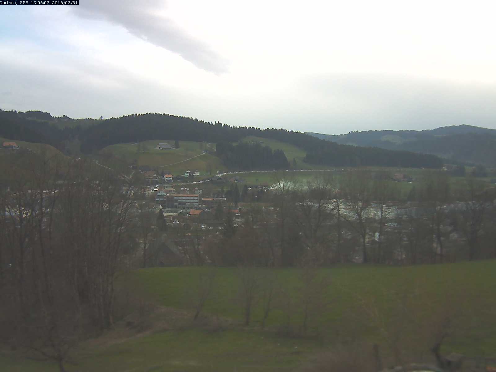 Webcam-Bild: Aussicht vom Dorfberg in Langnau 20160331-190601