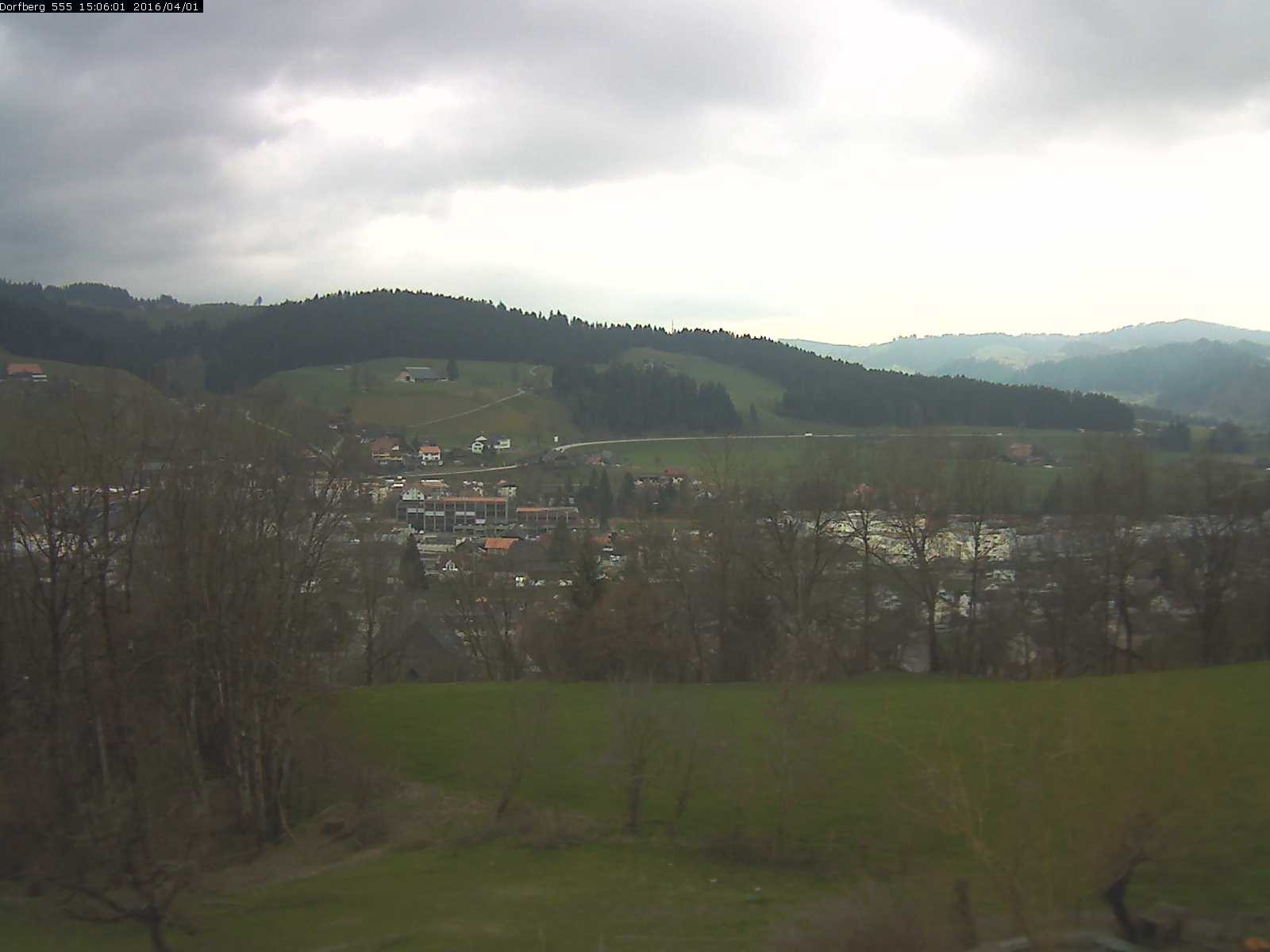 Webcam-Bild: Aussicht vom Dorfberg in Langnau 20160401-150601