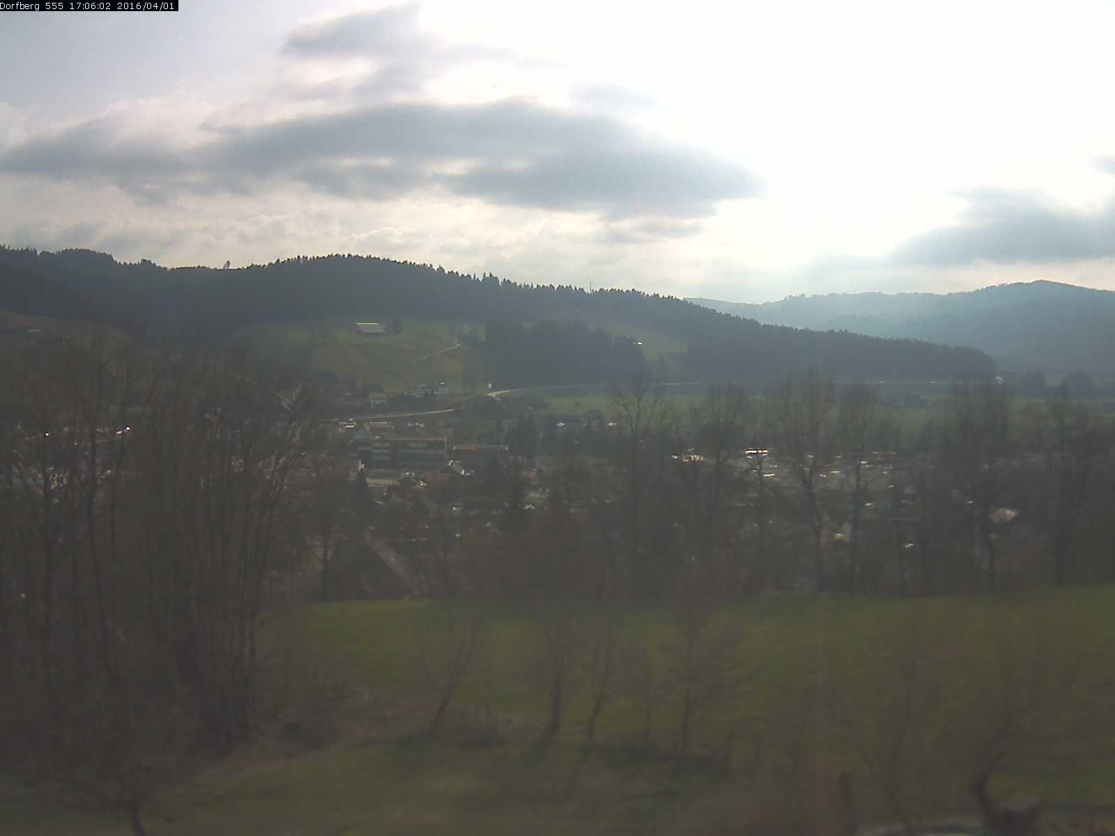 Webcam-Bild: Aussicht vom Dorfberg in Langnau 20160401-170601