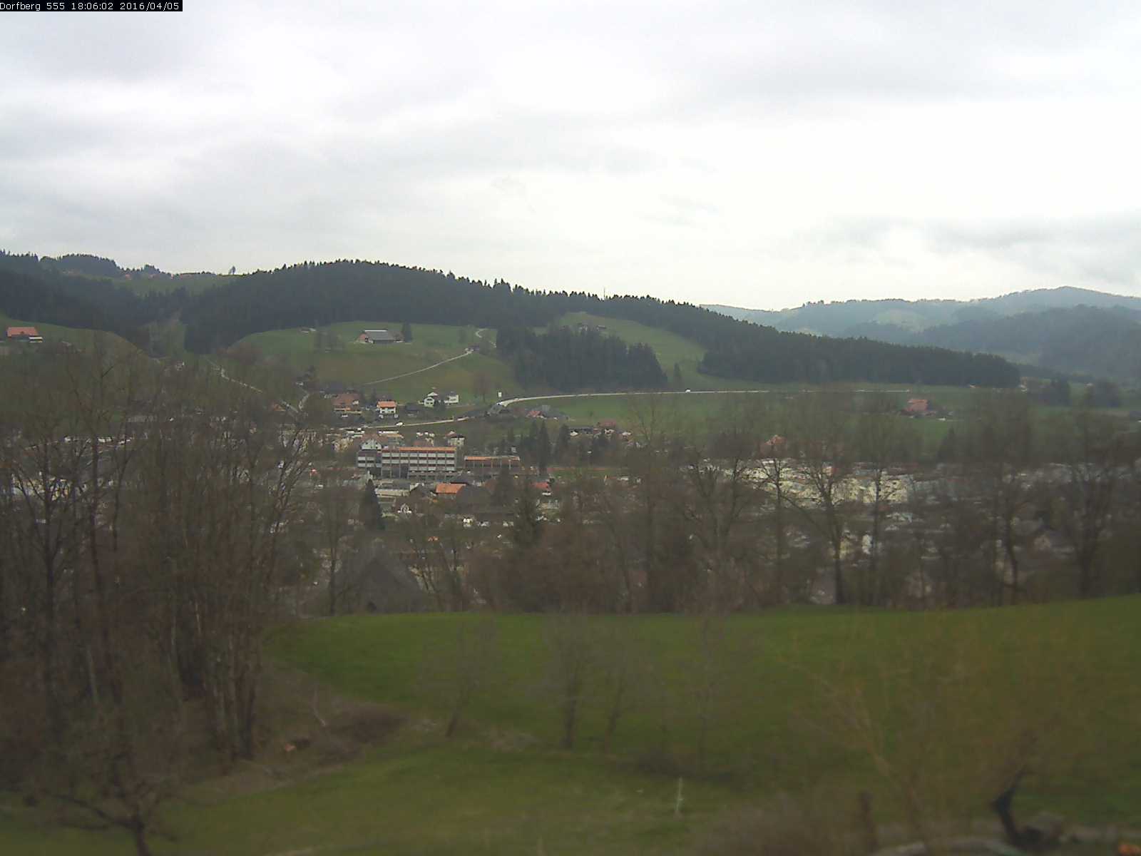 Webcam-Bild: Aussicht vom Dorfberg in Langnau 20160405-180601