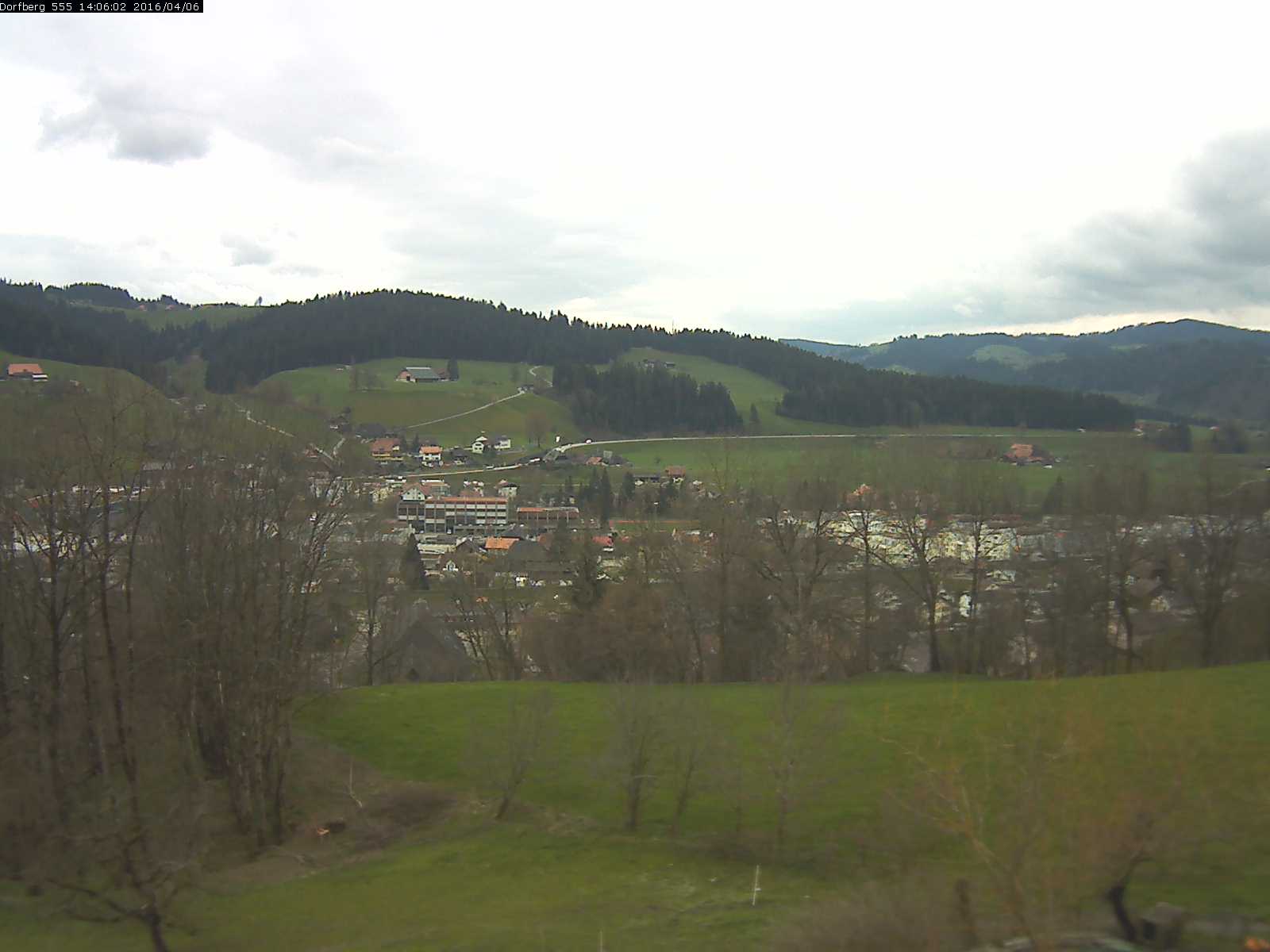 Webcam-Bild: Aussicht vom Dorfberg in Langnau 20160406-140601