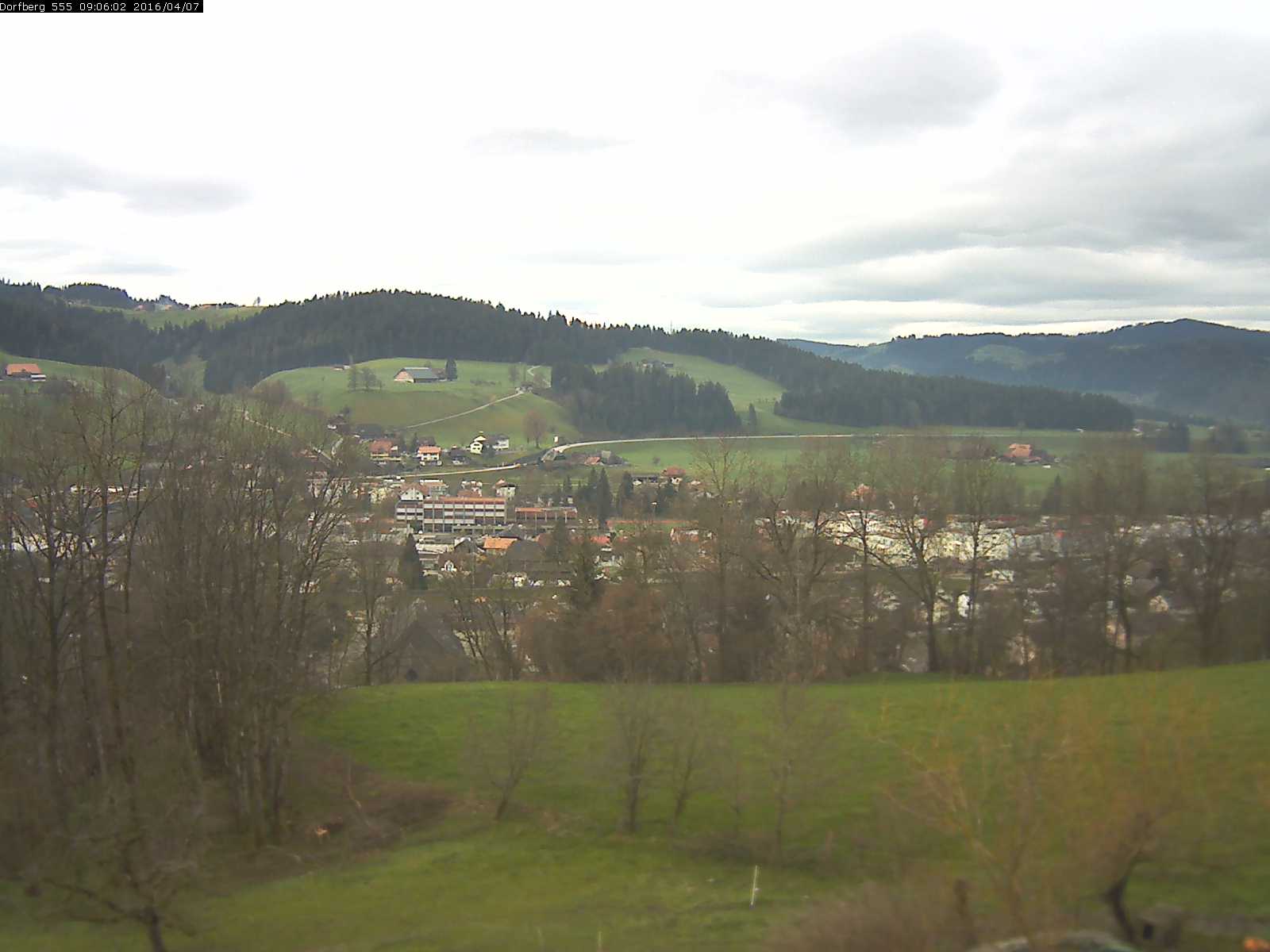 Webcam-Bild: Aussicht vom Dorfberg in Langnau 20160407-090601