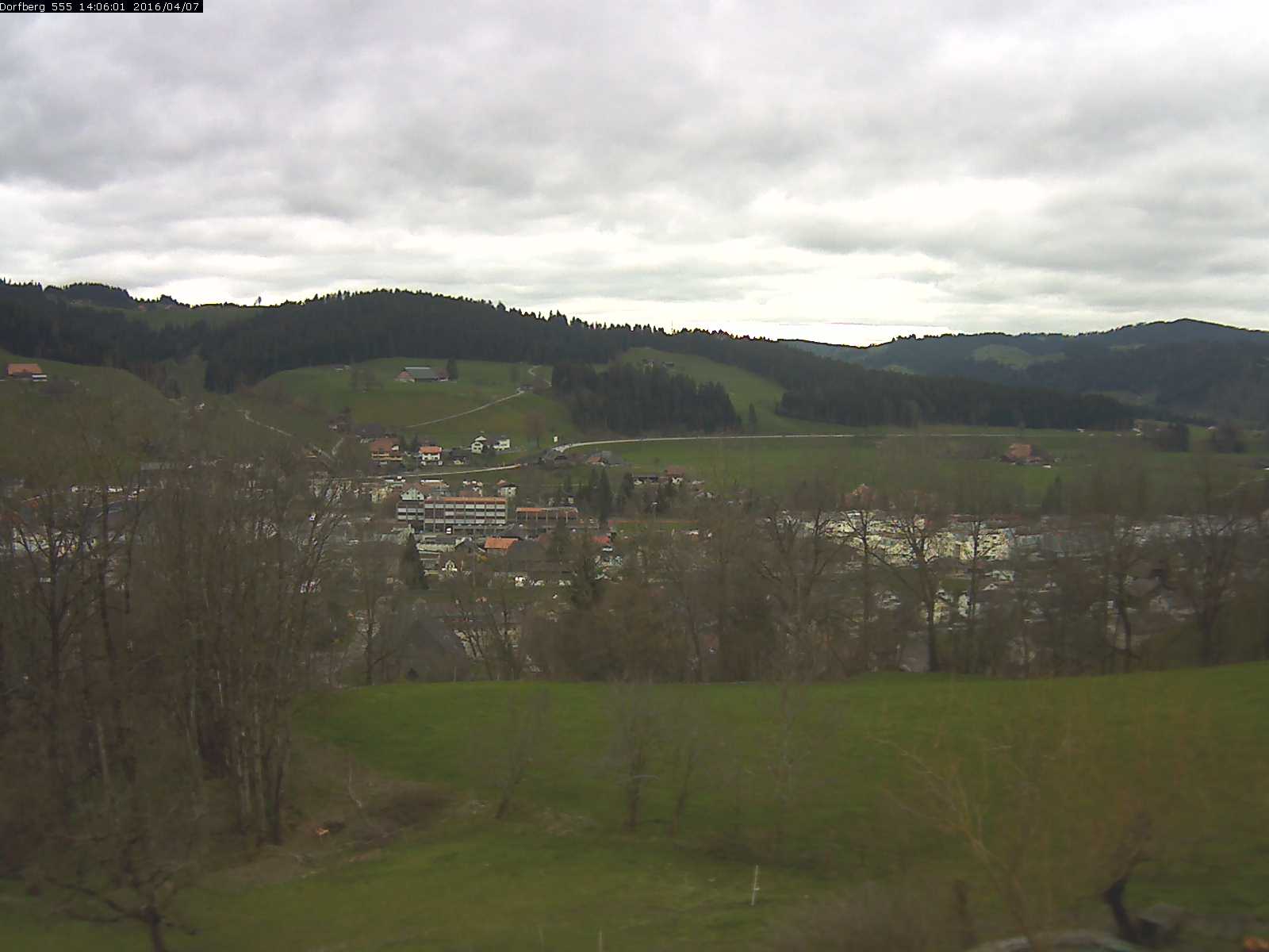 Webcam-Bild: Aussicht vom Dorfberg in Langnau 20160407-140601