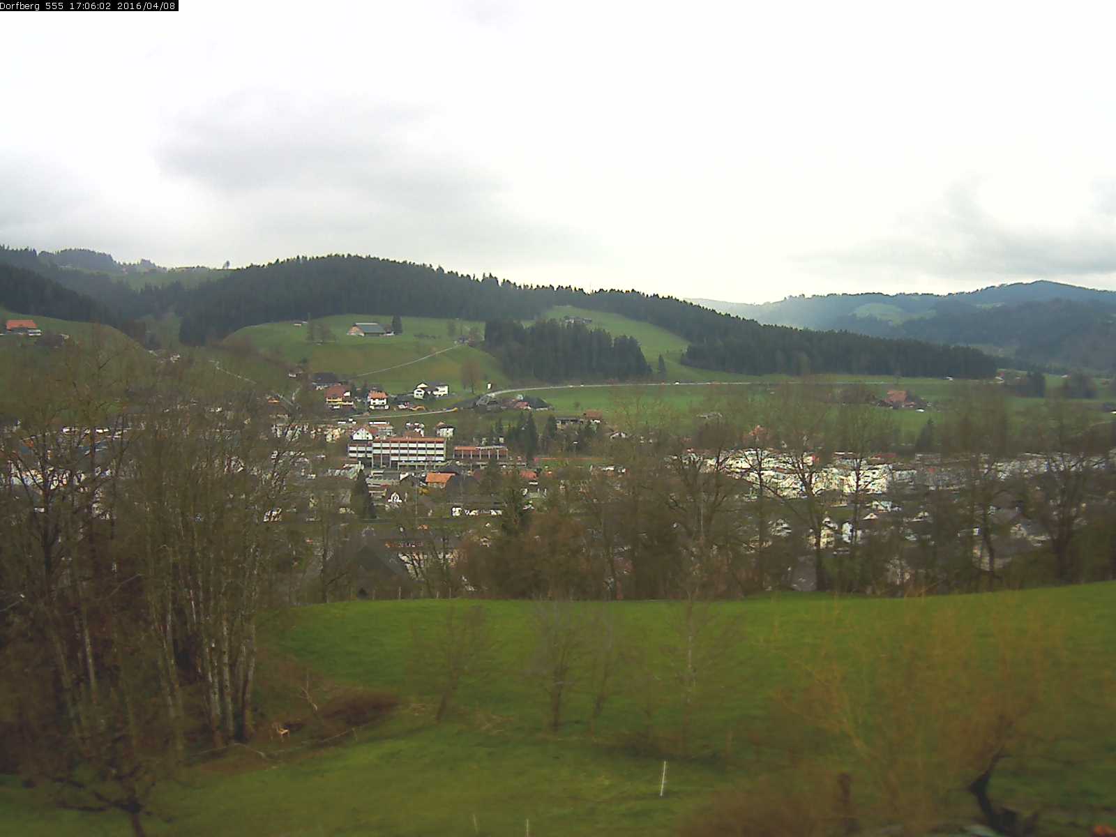 Webcam-Bild: Aussicht vom Dorfberg in Langnau 20160408-170601