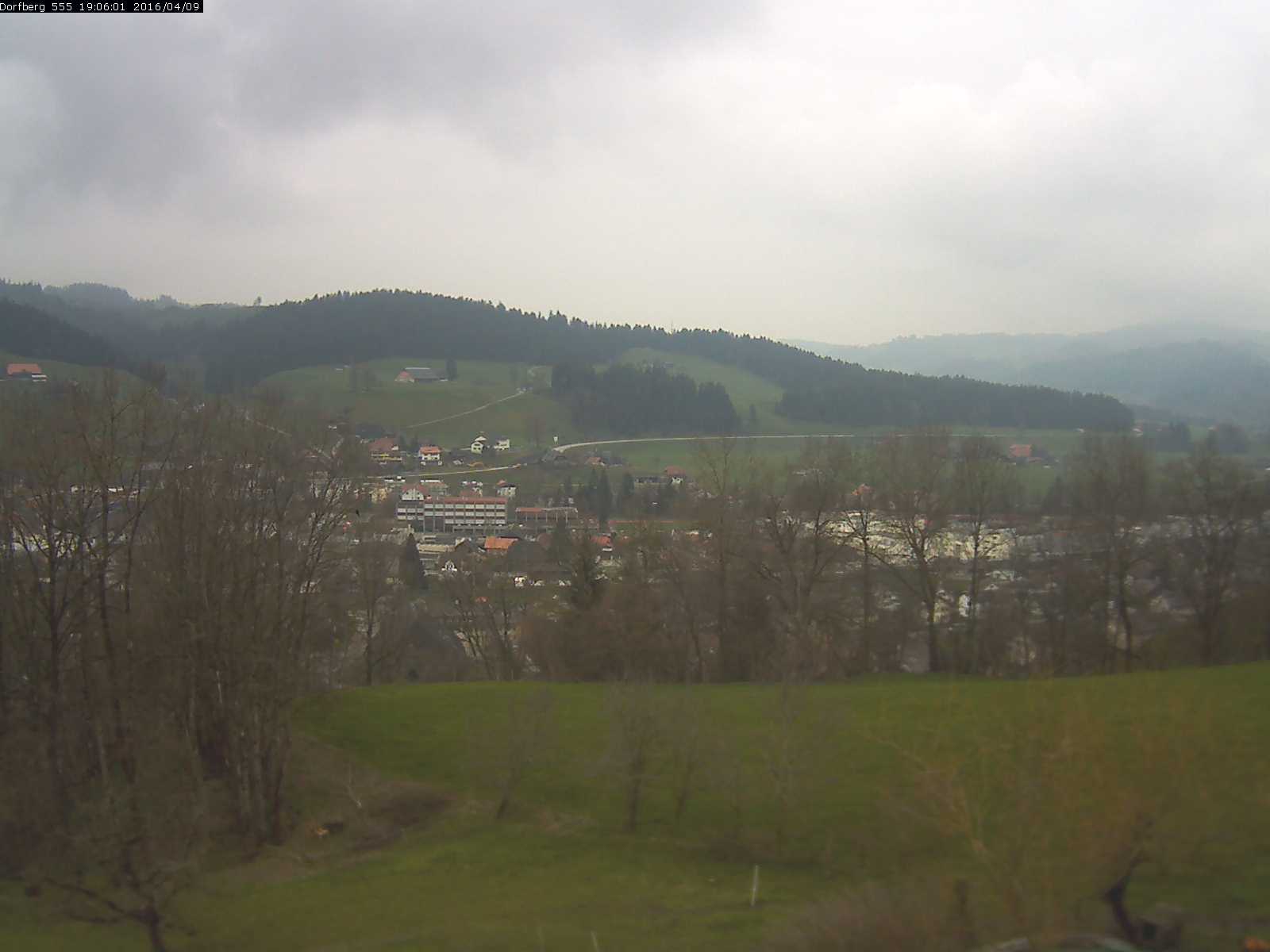 Webcam-Bild: Aussicht vom Dorfberg in Langnau 20160409-190601