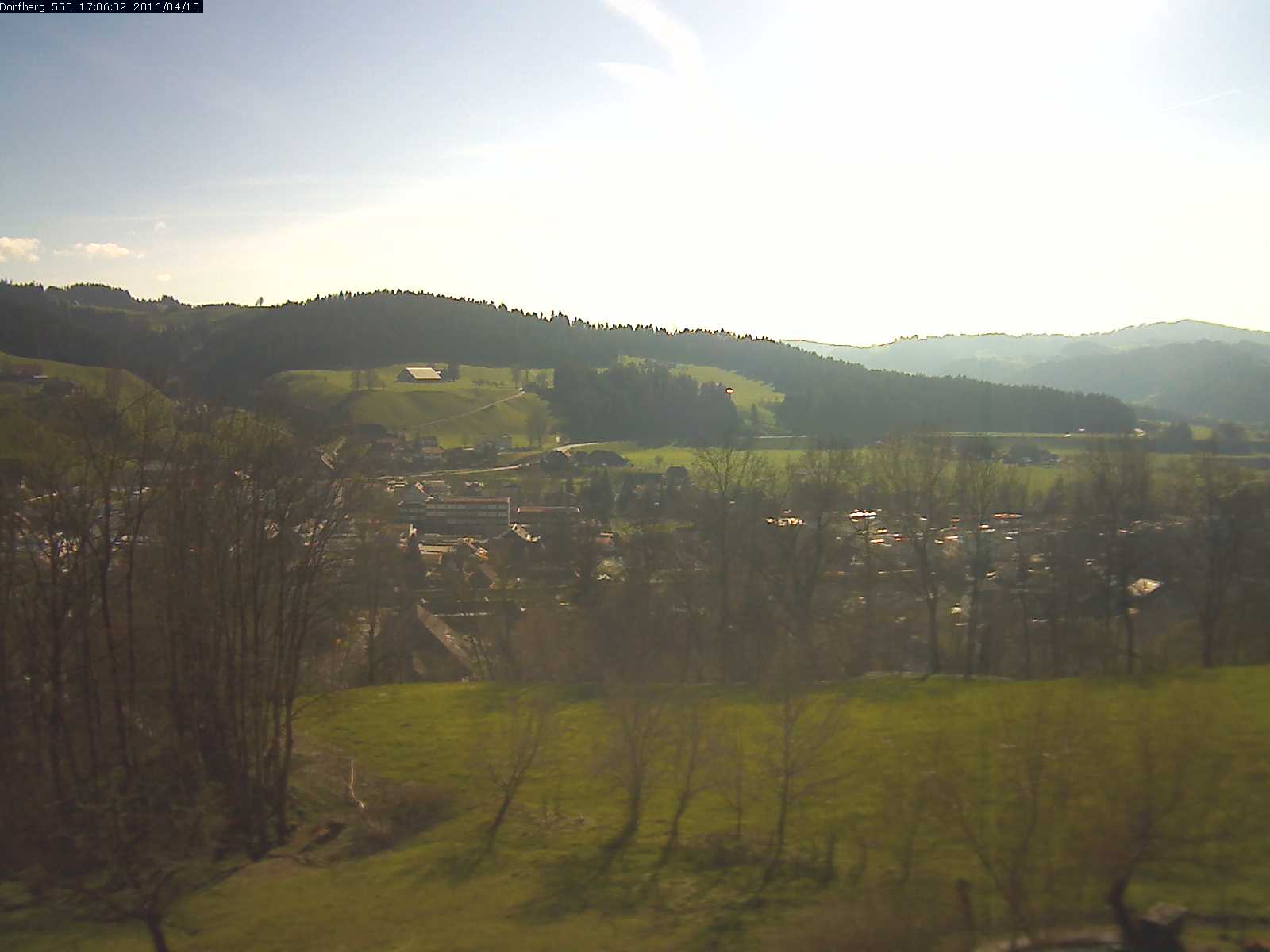 Webcam-Bild: Aussicht vom Dorfberg in Langnau 20160410-170601