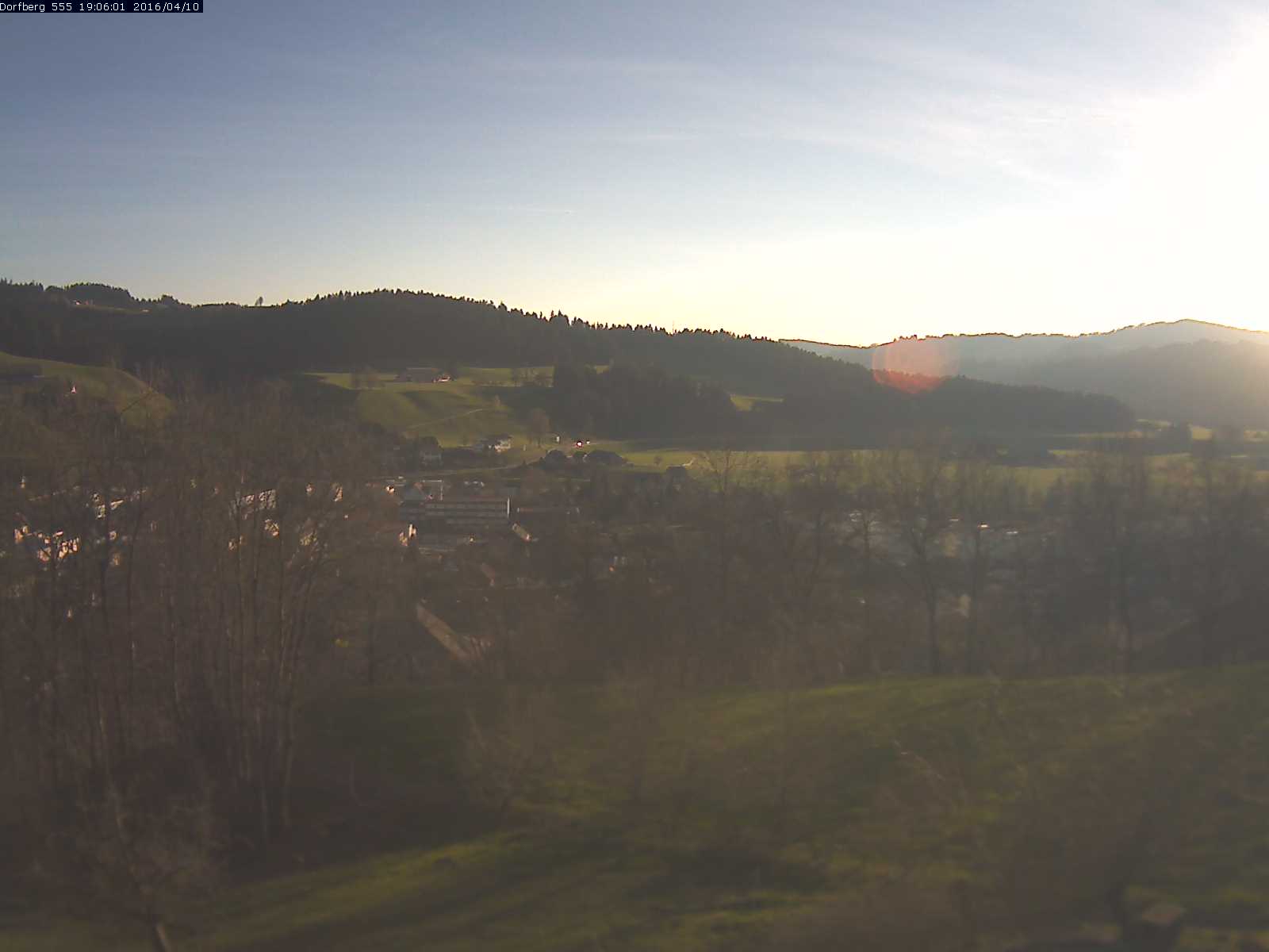 Webcam-Bild: Aussicht vom Dorfberg in Langnau 20160410-190601