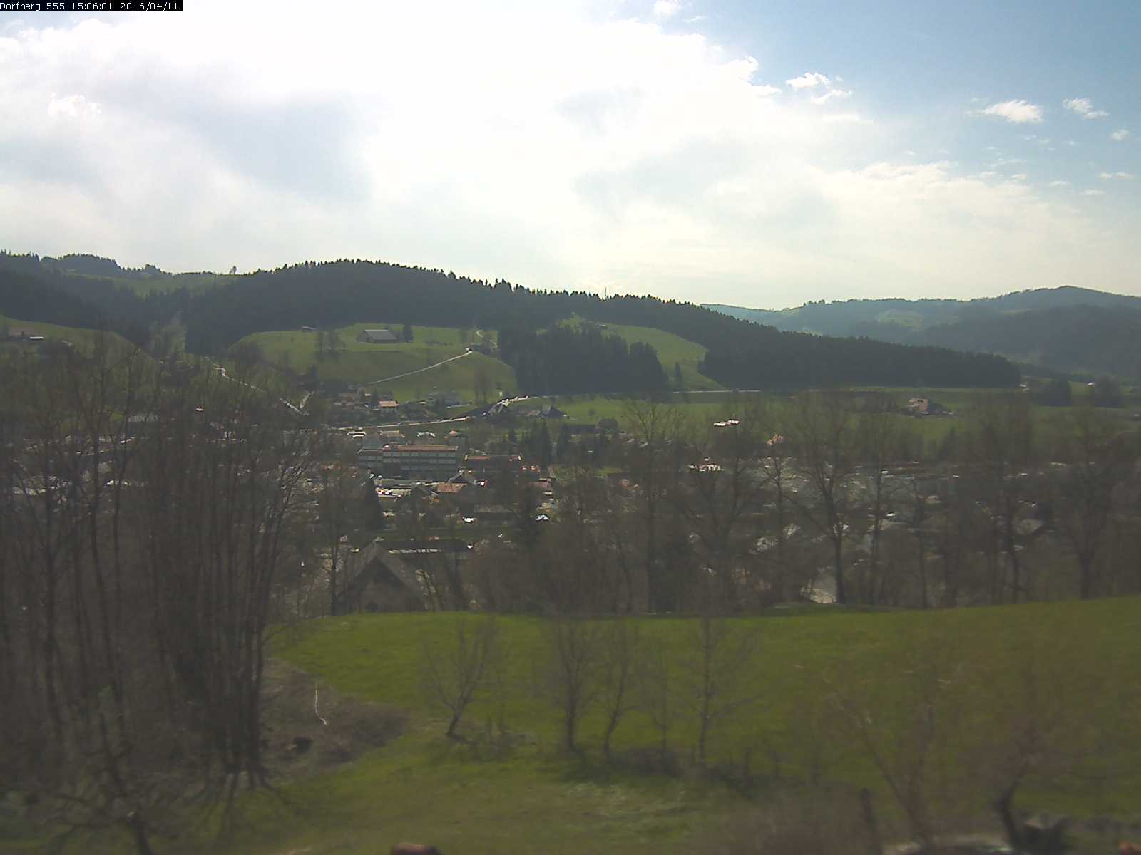 Webcam-Bild: Aussicht vom Dorfberg in Langnau 20160411-150601