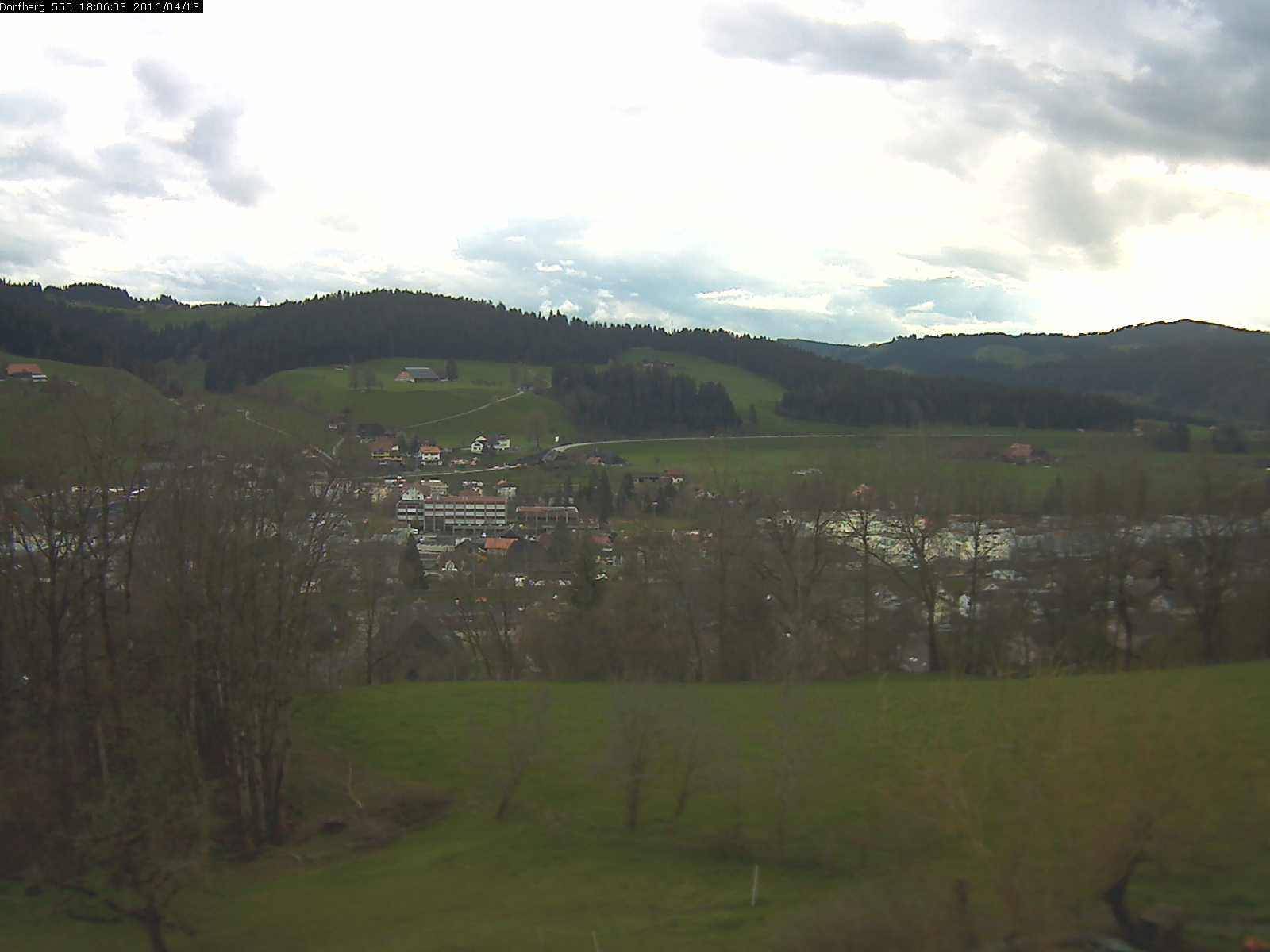 Webcam-Bild: Aussicht vom Dorfberg in Langnau 20160413-180601
