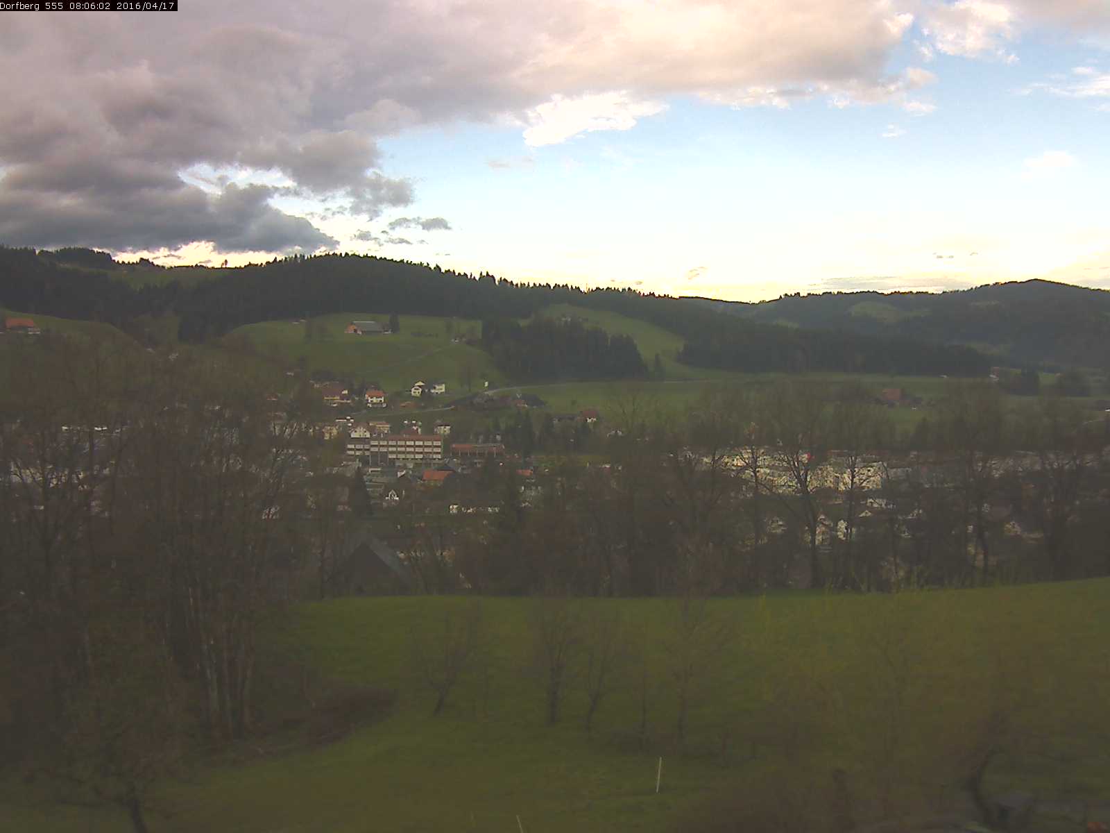 Webcam-Bild: Aussicht vom Dorfberg in Langnau 20160417-080601