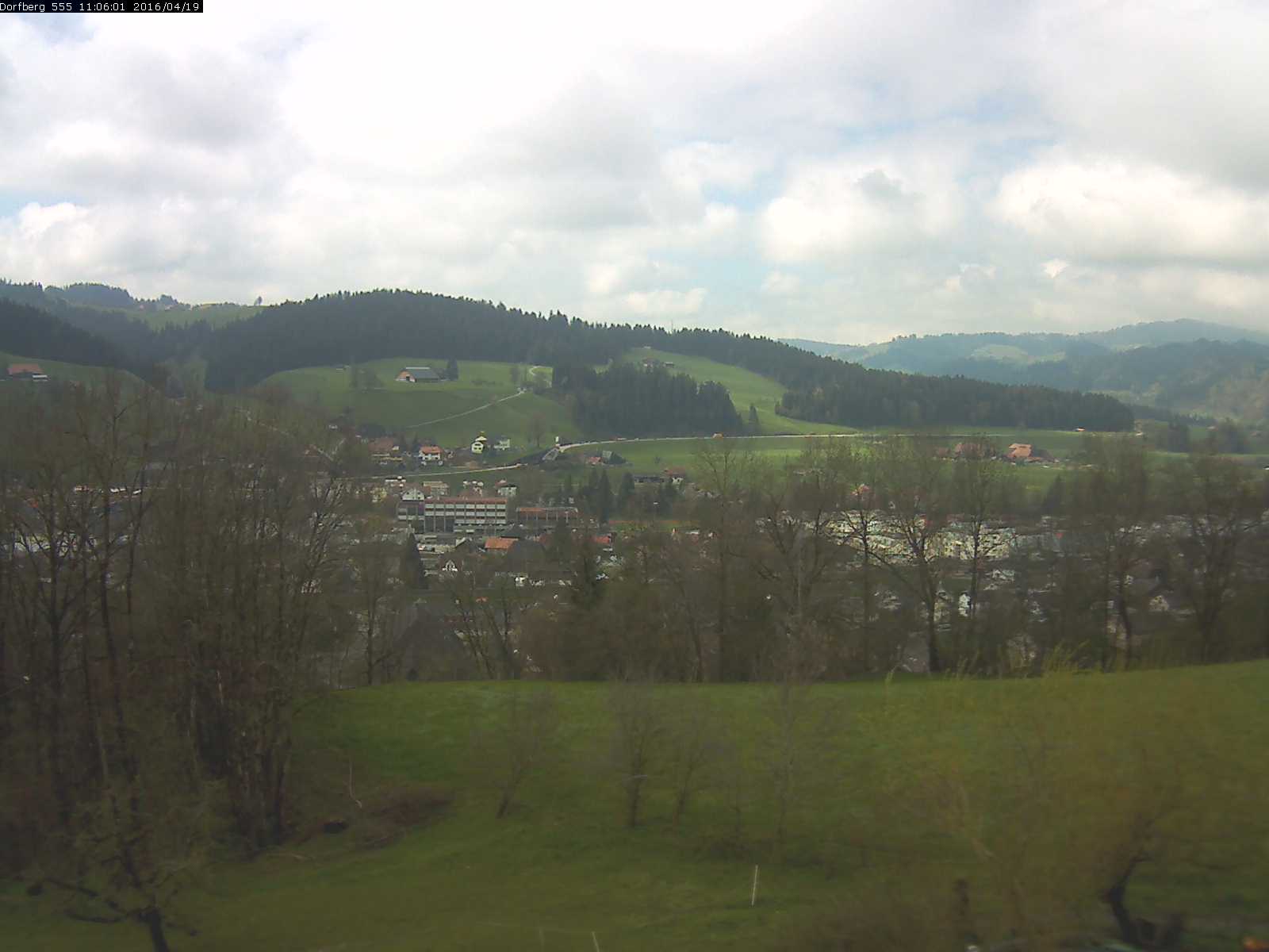 Webcam-Bild: Aussicht vom Dorfberg in Langnau 20160419-110601