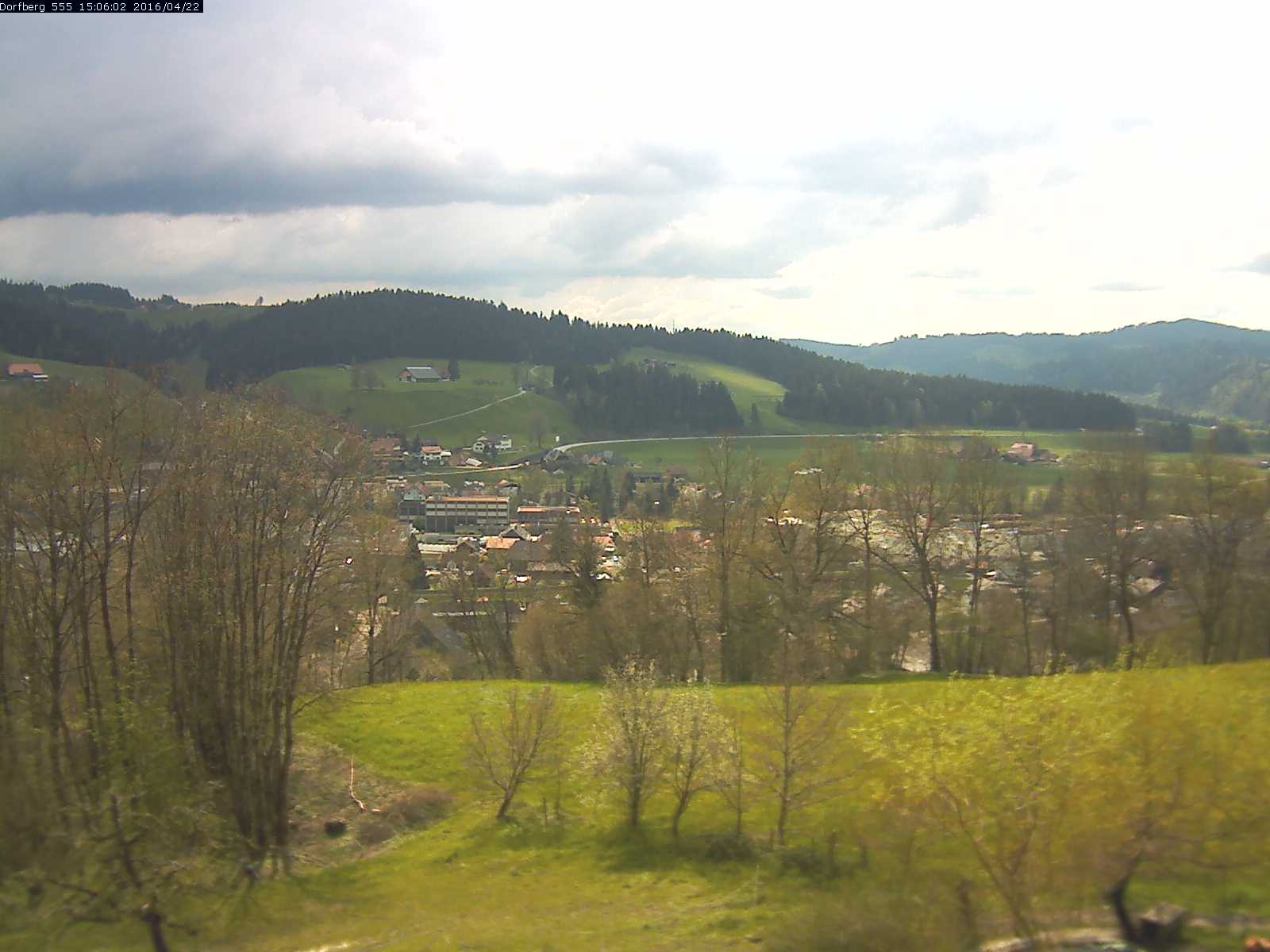 Webcam-Bild: Aussicht vom Dorfberg in Langnau 20160422-150601