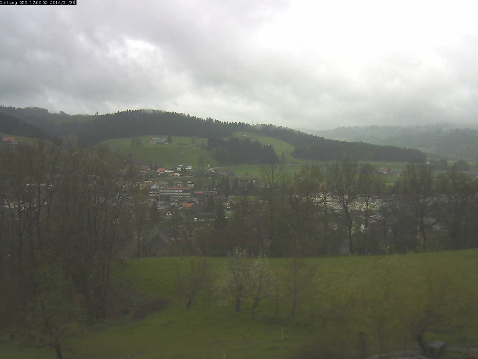 Webcam-Bild: Aussicht vom Dorfberg in Langnau 20160423-170601