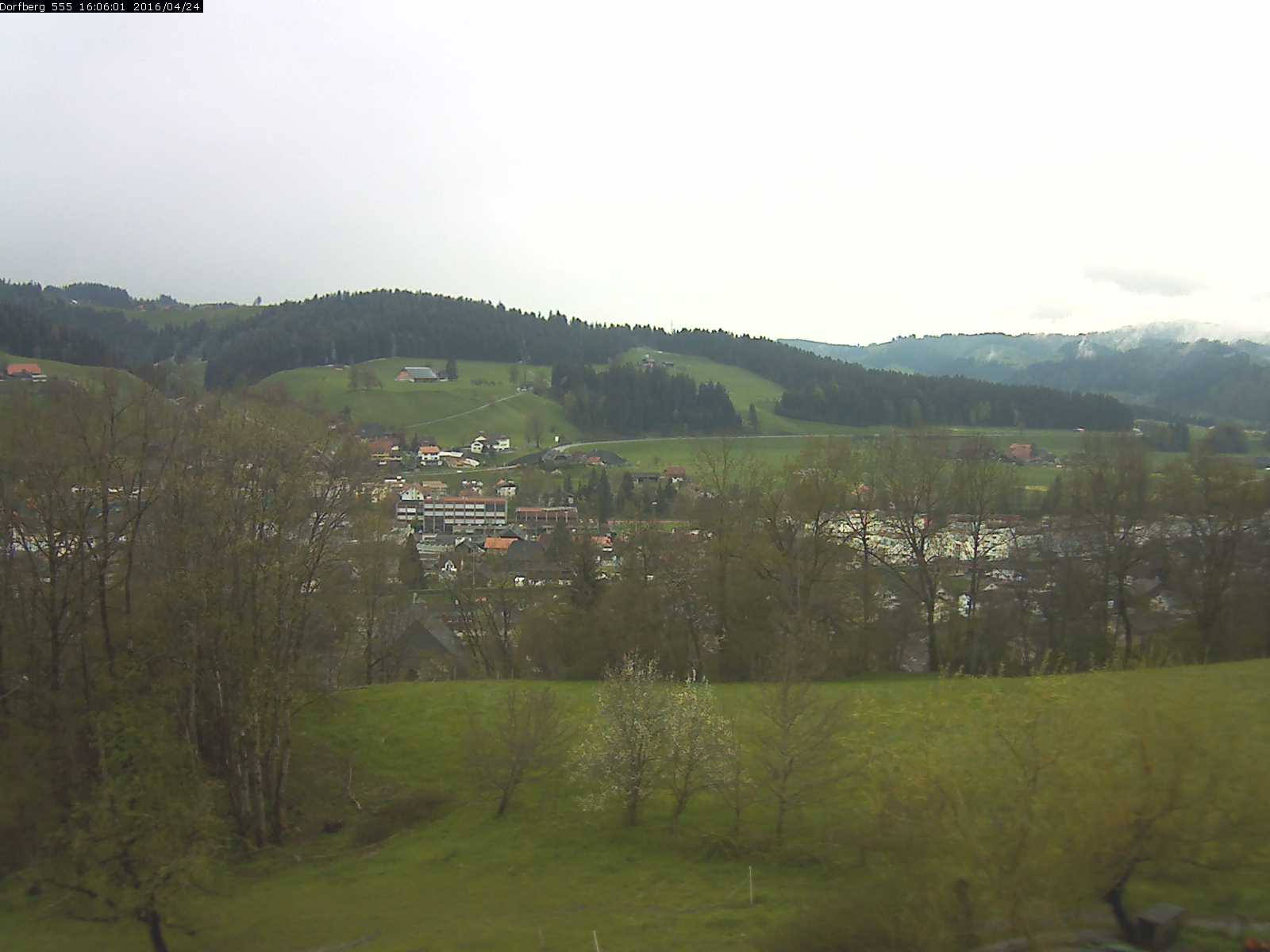 Webcam-Bild: Aussicht vom Dorfberg in Langnau 20160424-160601