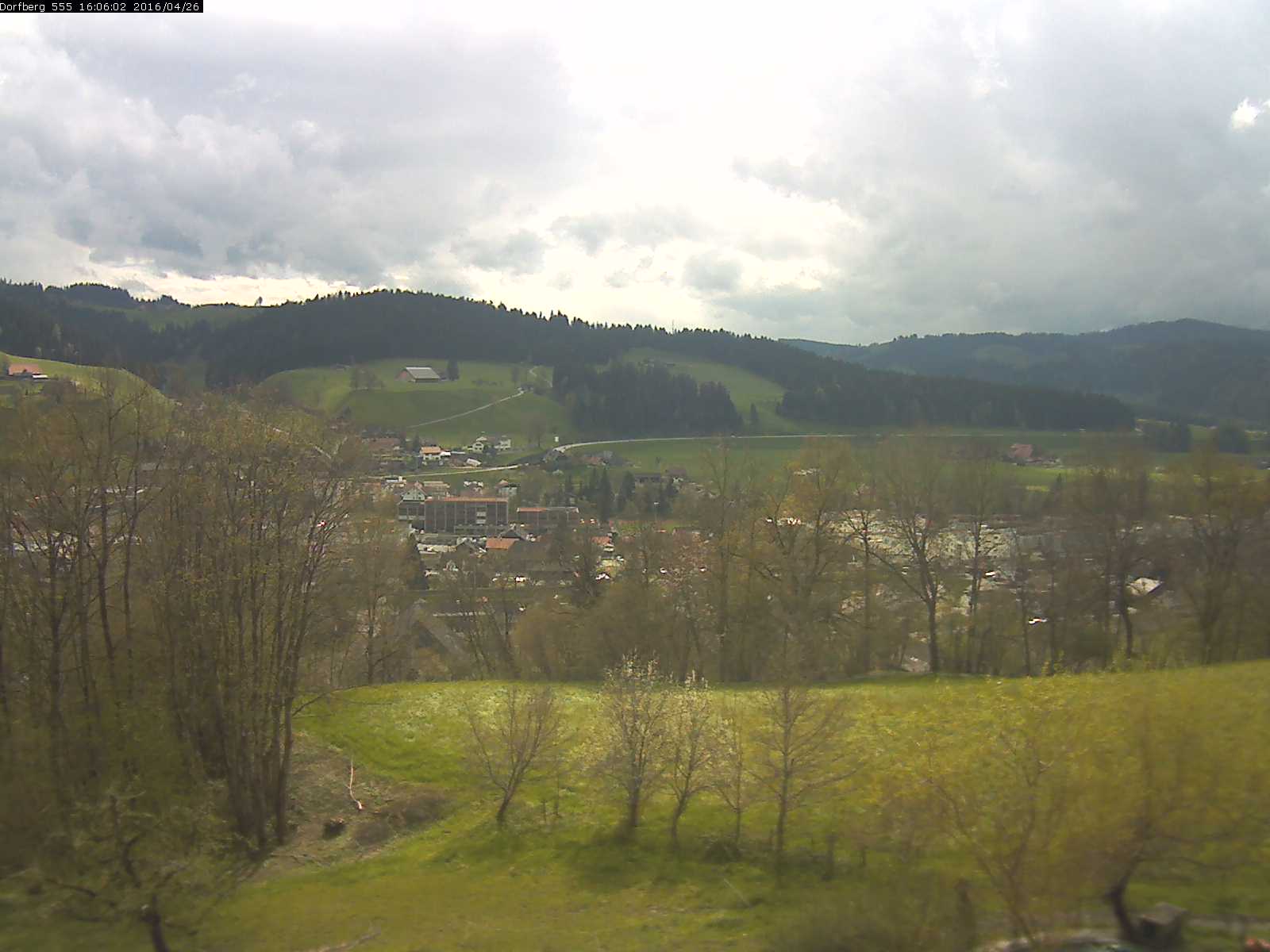 Webcam-Bild: Aussicht vom Dorfberg in Langnau 20160426-160601