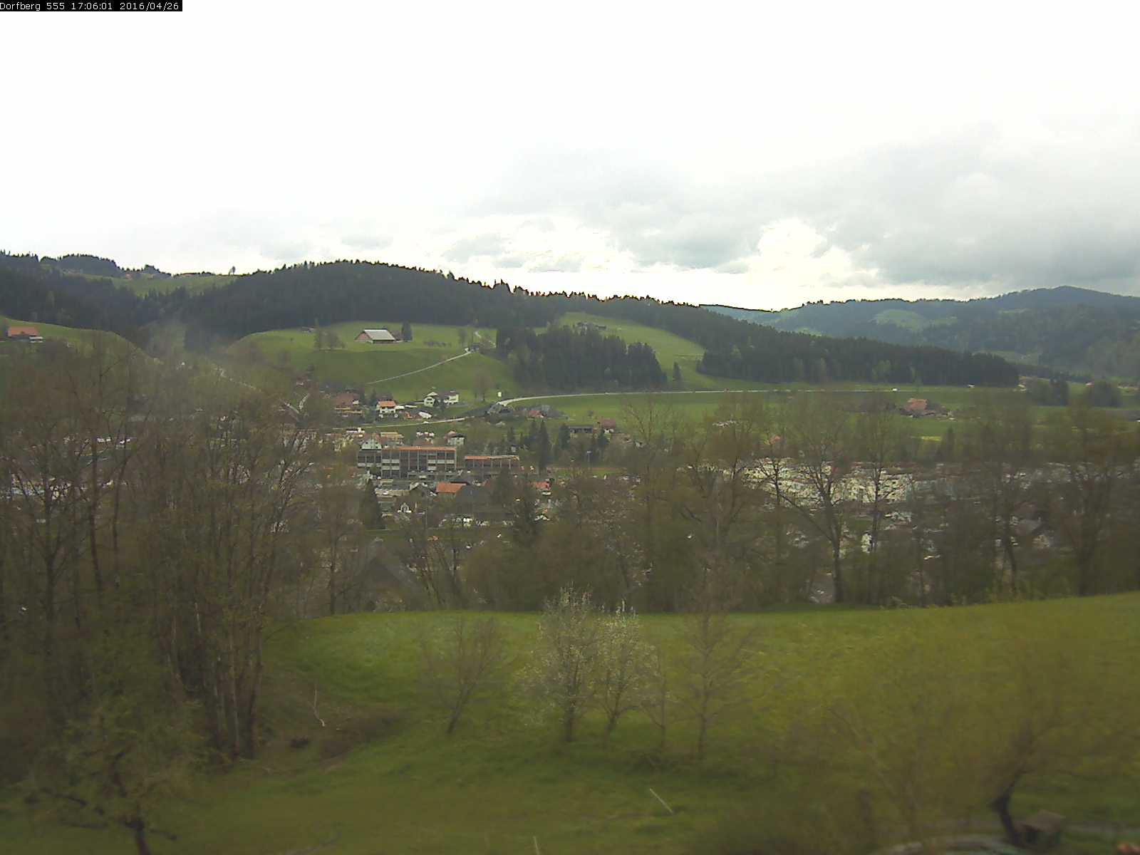 Webcam-Bild: Aussicht vom Dorfberg in Langnau 20160426-170601