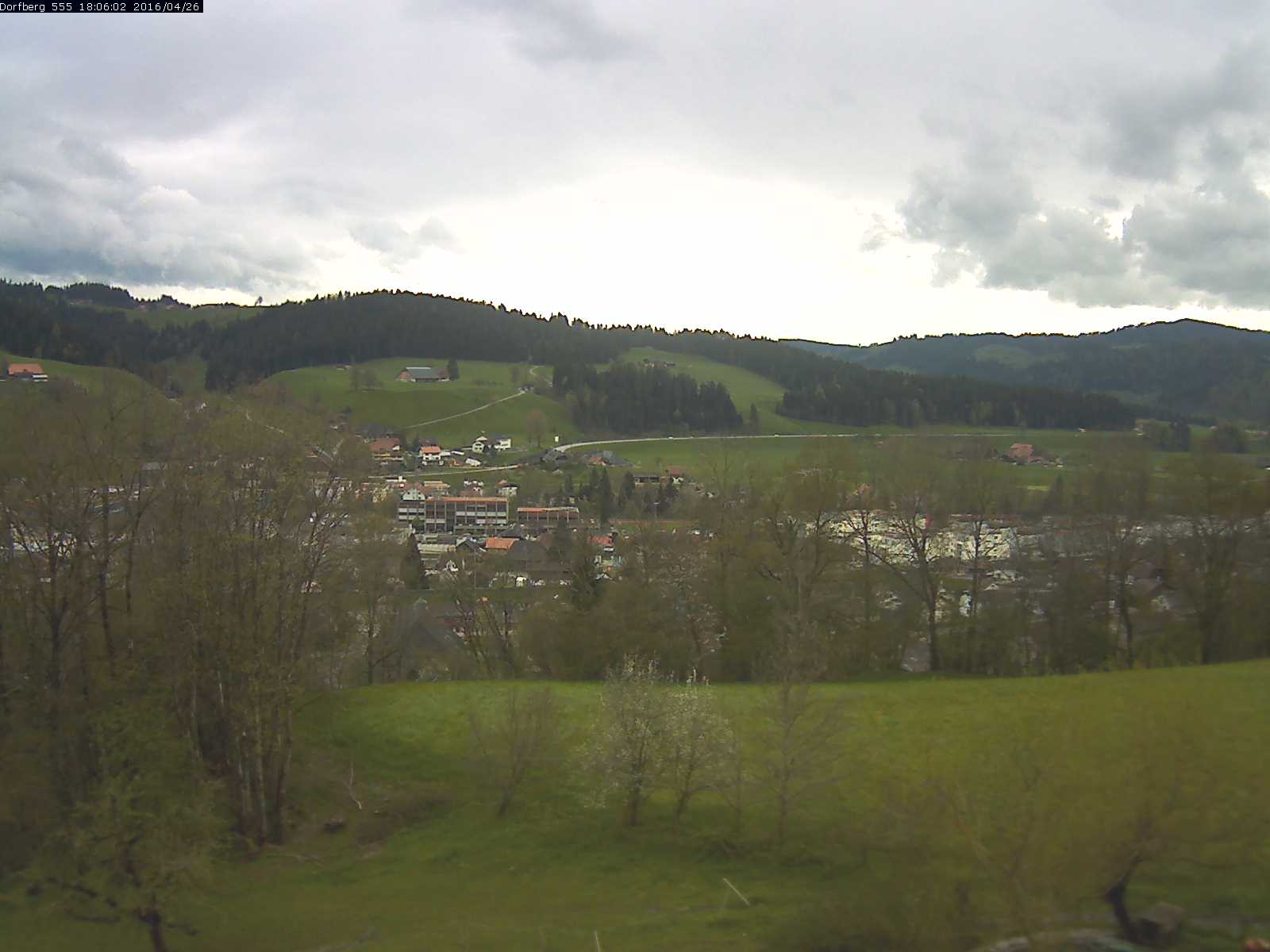 Webcam-Bild: Aussicht vom Dorfberg in Langnau 20160426-180601