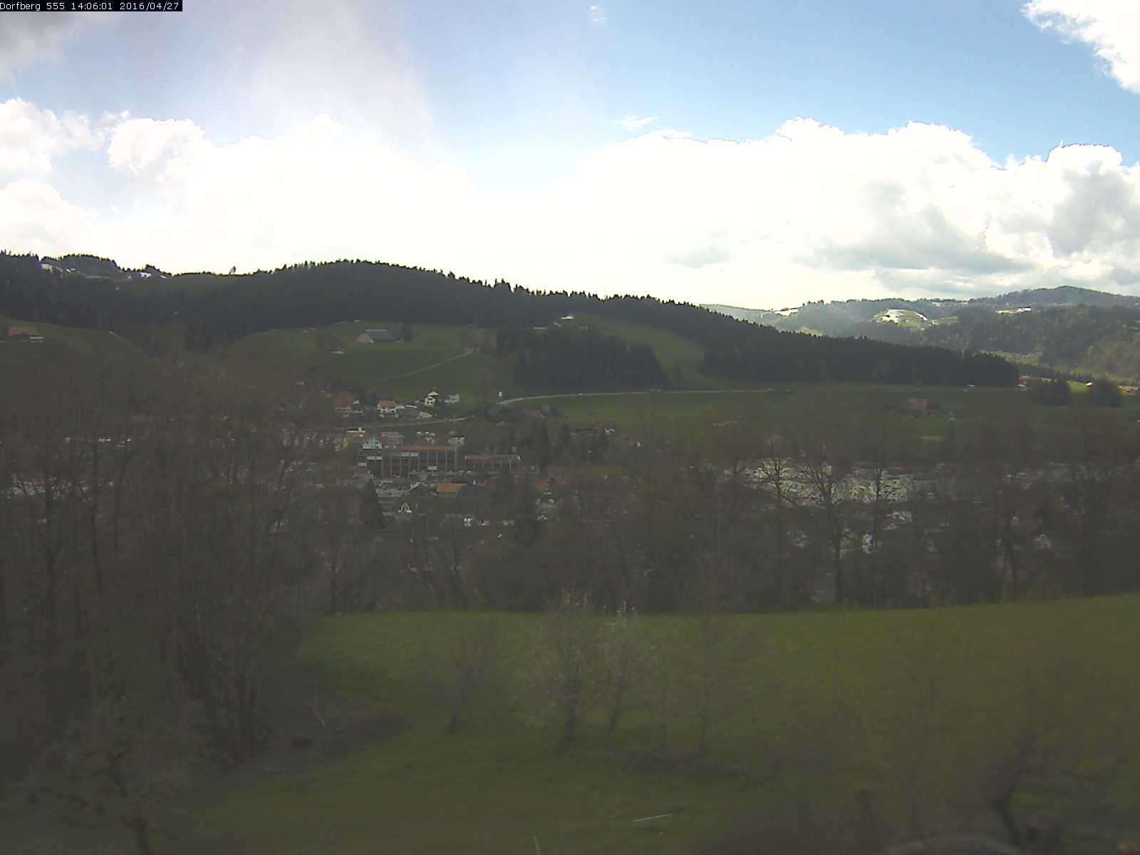 Webcam-Bild: Aussicht vom Dorfberg in Langnau 20160427-140601