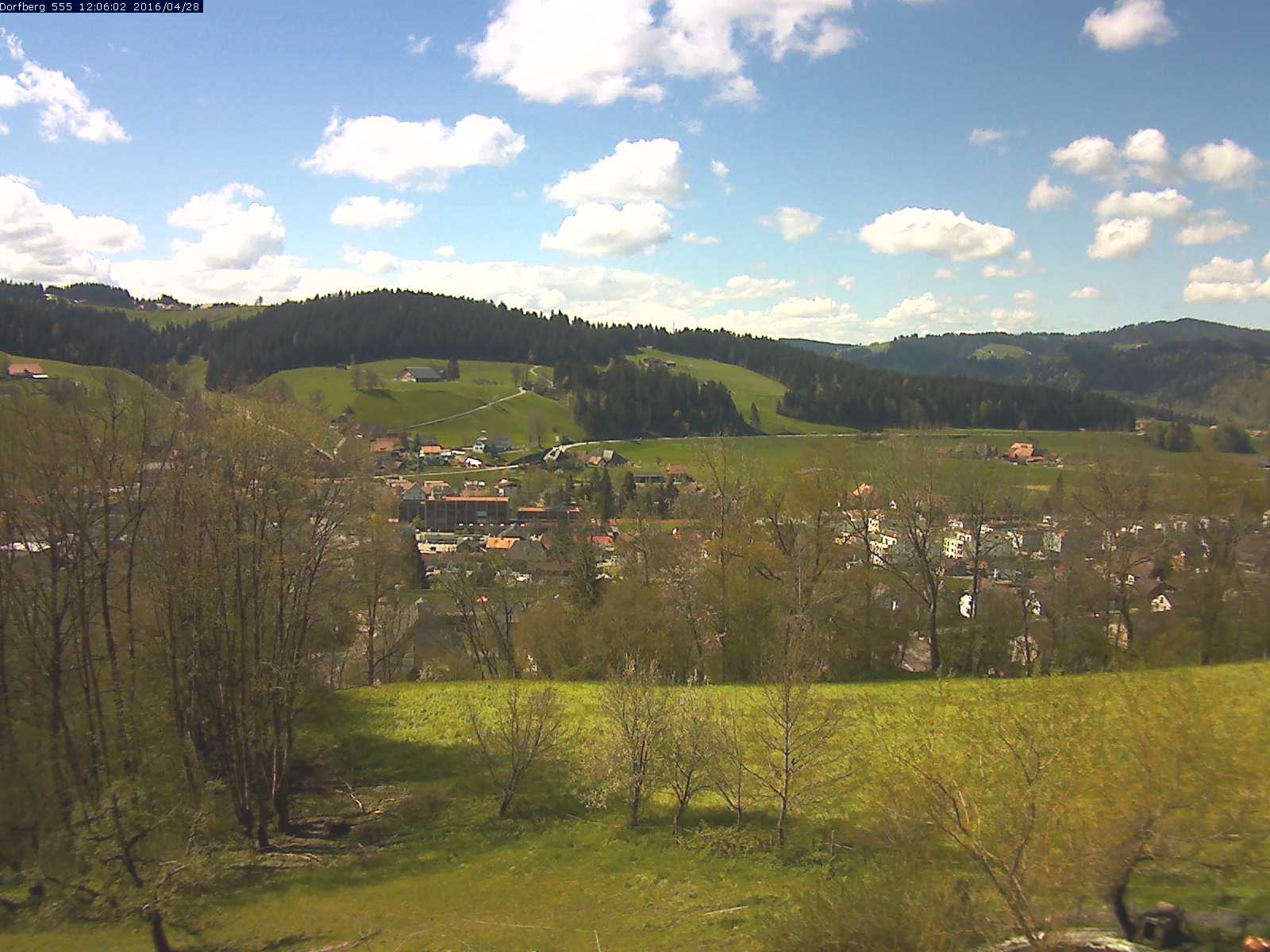 Webcam-Bild: Aussicht vom Dorfberg in Langnau 20160428-120601