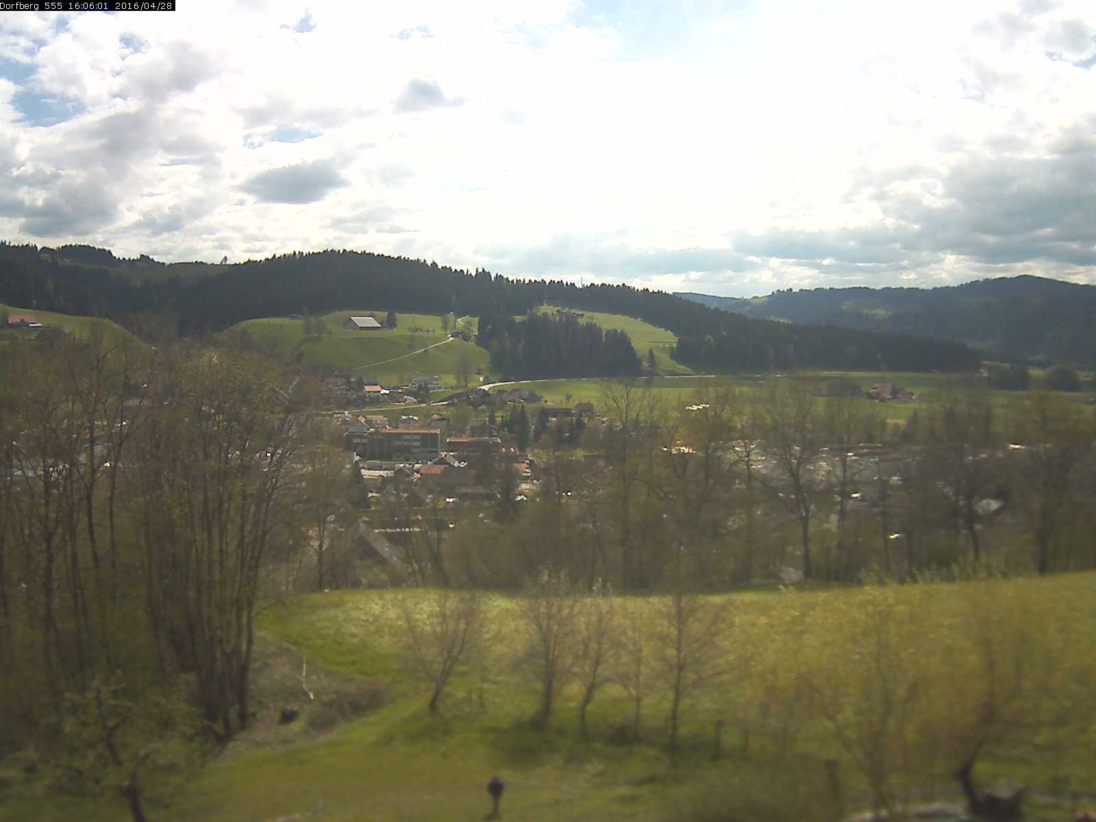 Webcam-Bild: Aussicht vom Dorfberg in Langnau 20160428-160601