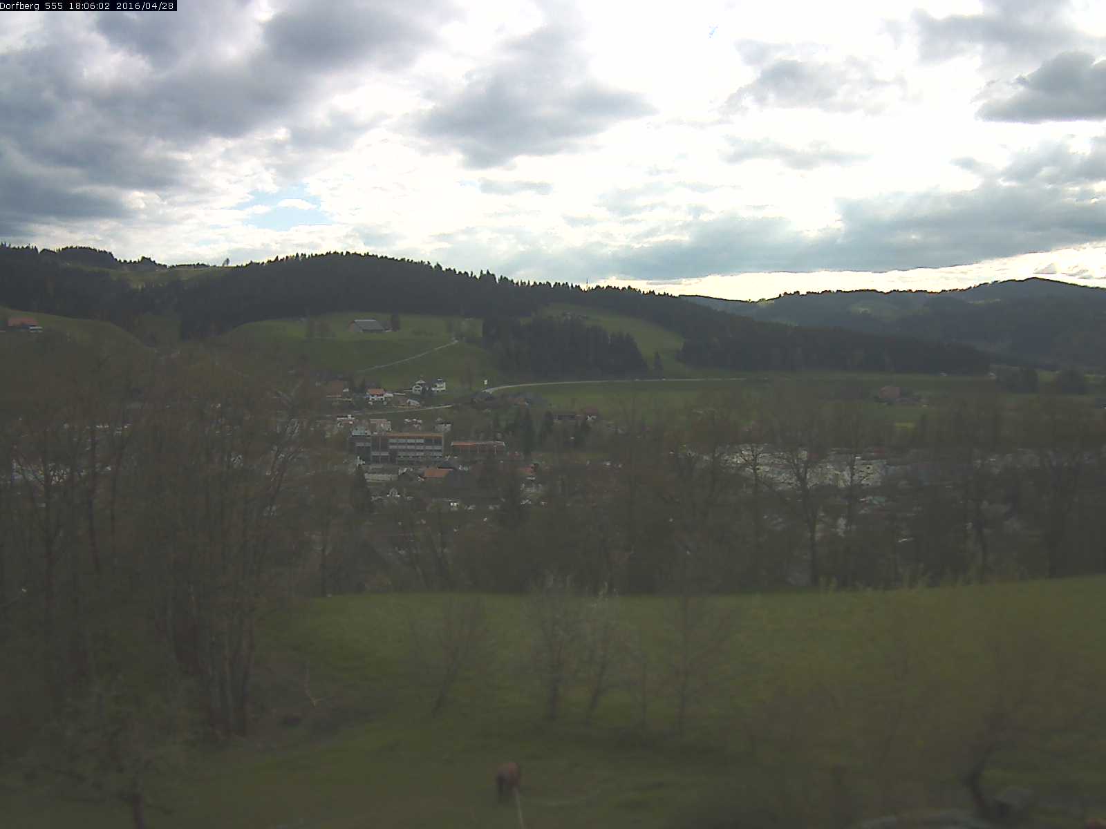 Webcam-Bild: Aussicht vom Dorfberg in Langnau 20160428-180601