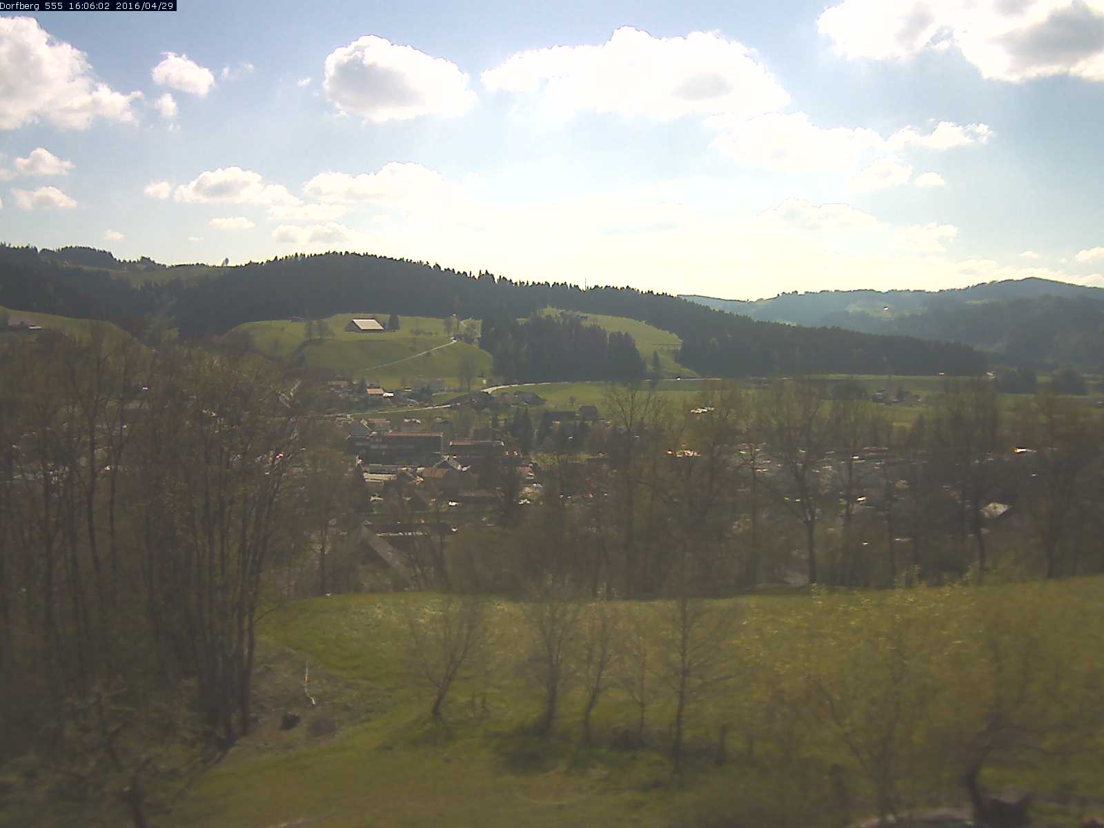 Webcam-Bild: Aussicht vom Dorfberg in Langnau 20160429-160601