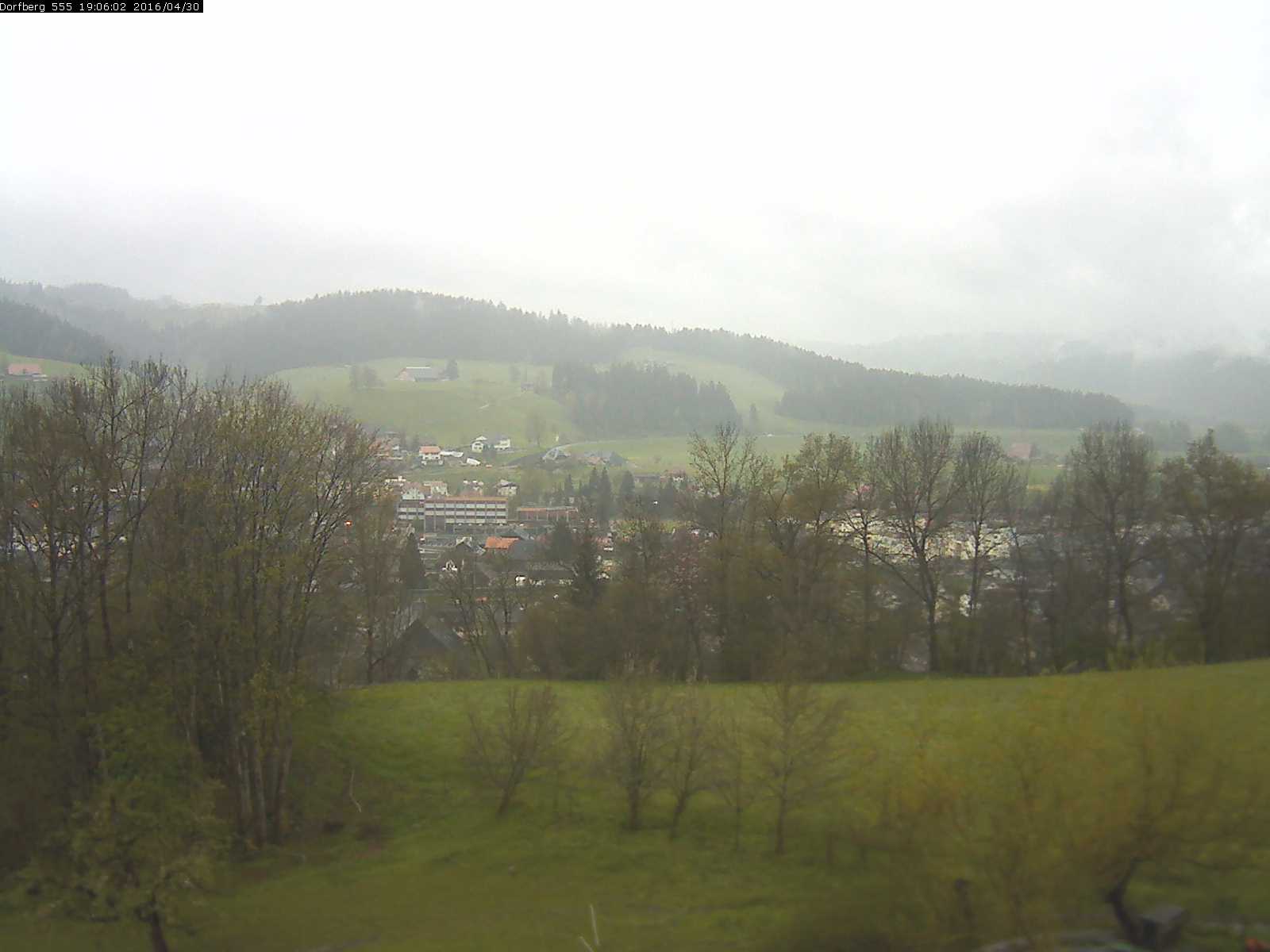 Webcam-Bild: Aussicht vom Dorfberg in Langnau 20160430-190601