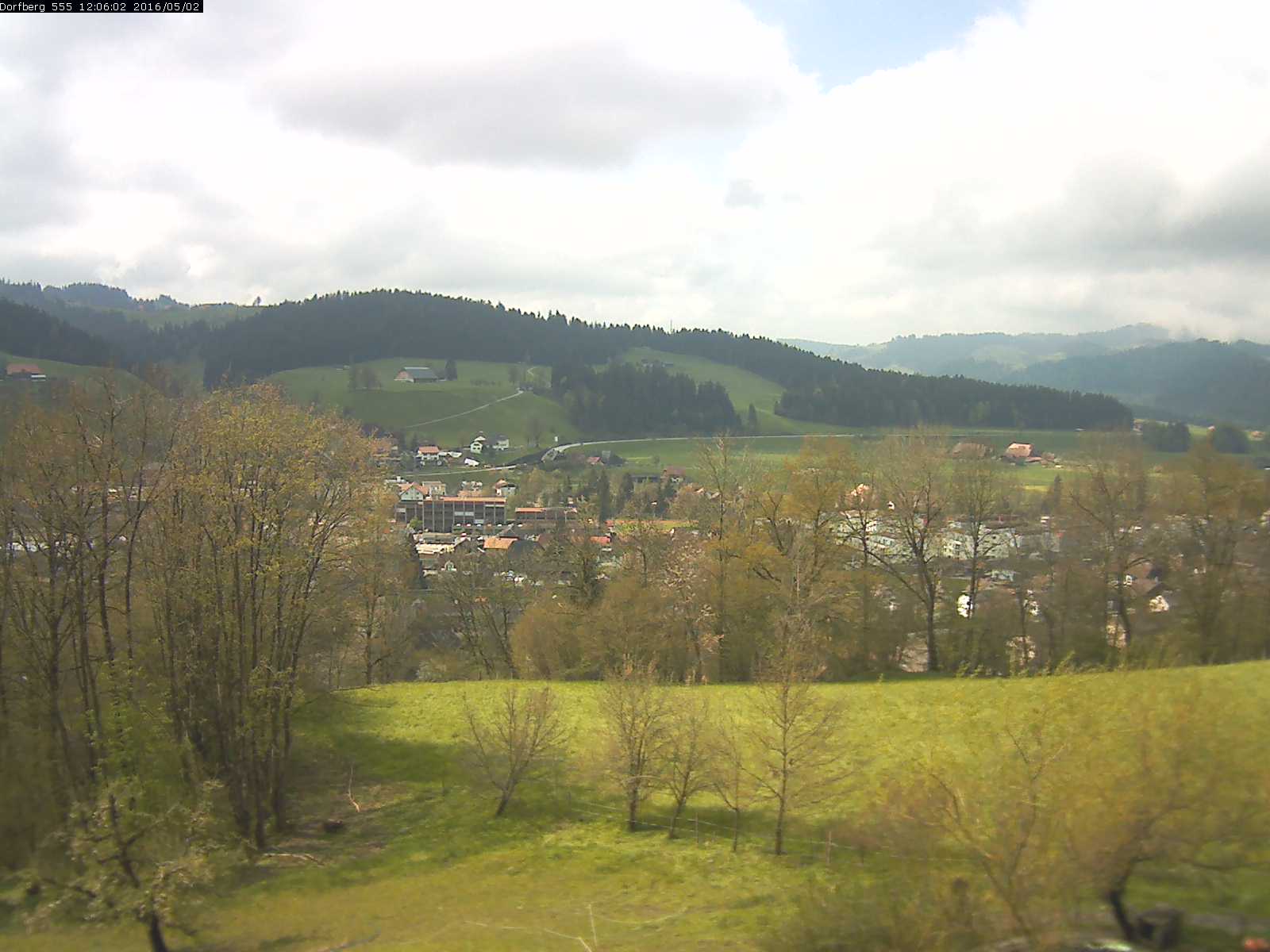 Webcam-Bild: Aussicht vom Dorfberg in Langnau 20160502-120601