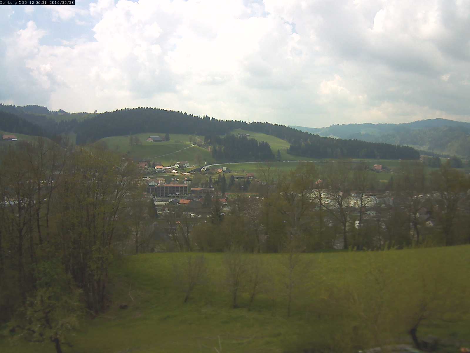 Webcam-Bild: Aussicht vom Dorfberg in Langnau 20160503-120601