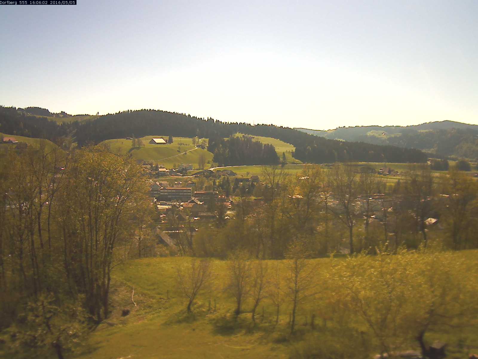 Webcam-Bild: Aussicht vom Dorfberg in Langnau 20160505-160601