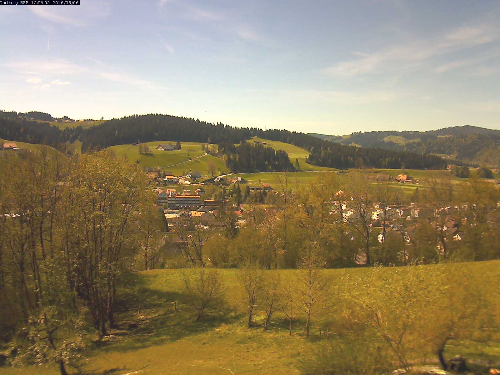Webcam-Bild: Aussicht vom Dorfberg in Langnau 20160506-120601
