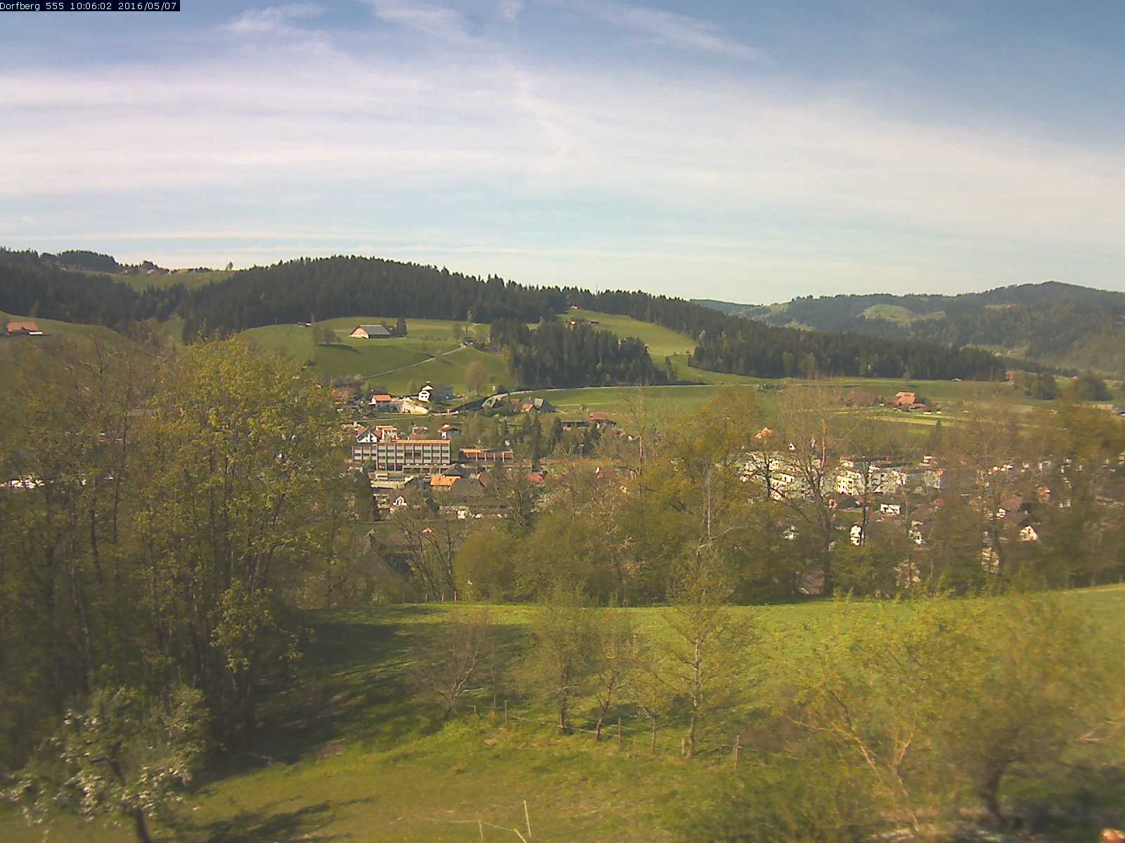Webcam-Bild: Aussicht vom Dorfberg in Langnau 20160507-100601