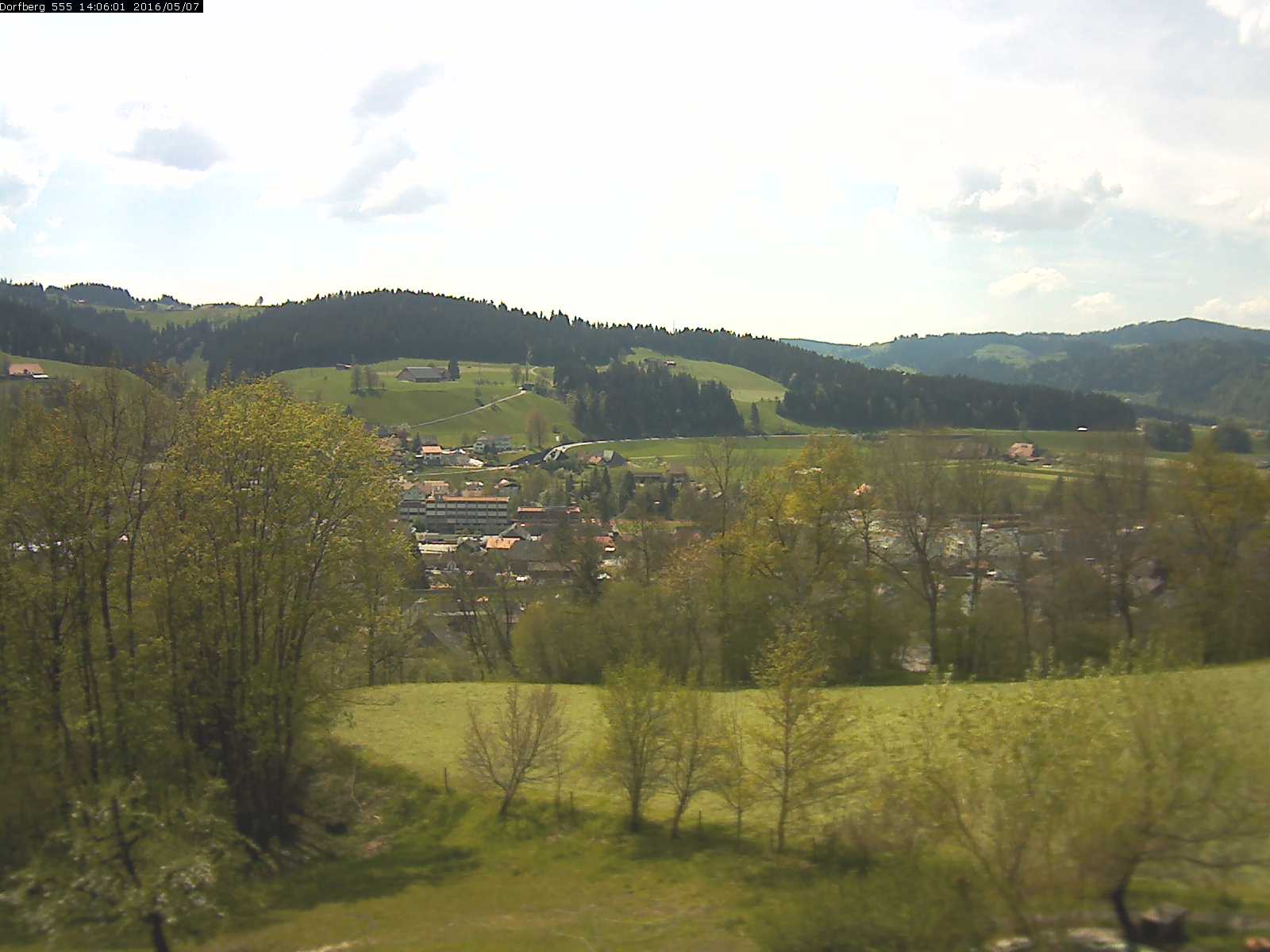 Webcam-Bild: Aussicht vom Dorfberg in Langnau 20160507-140601