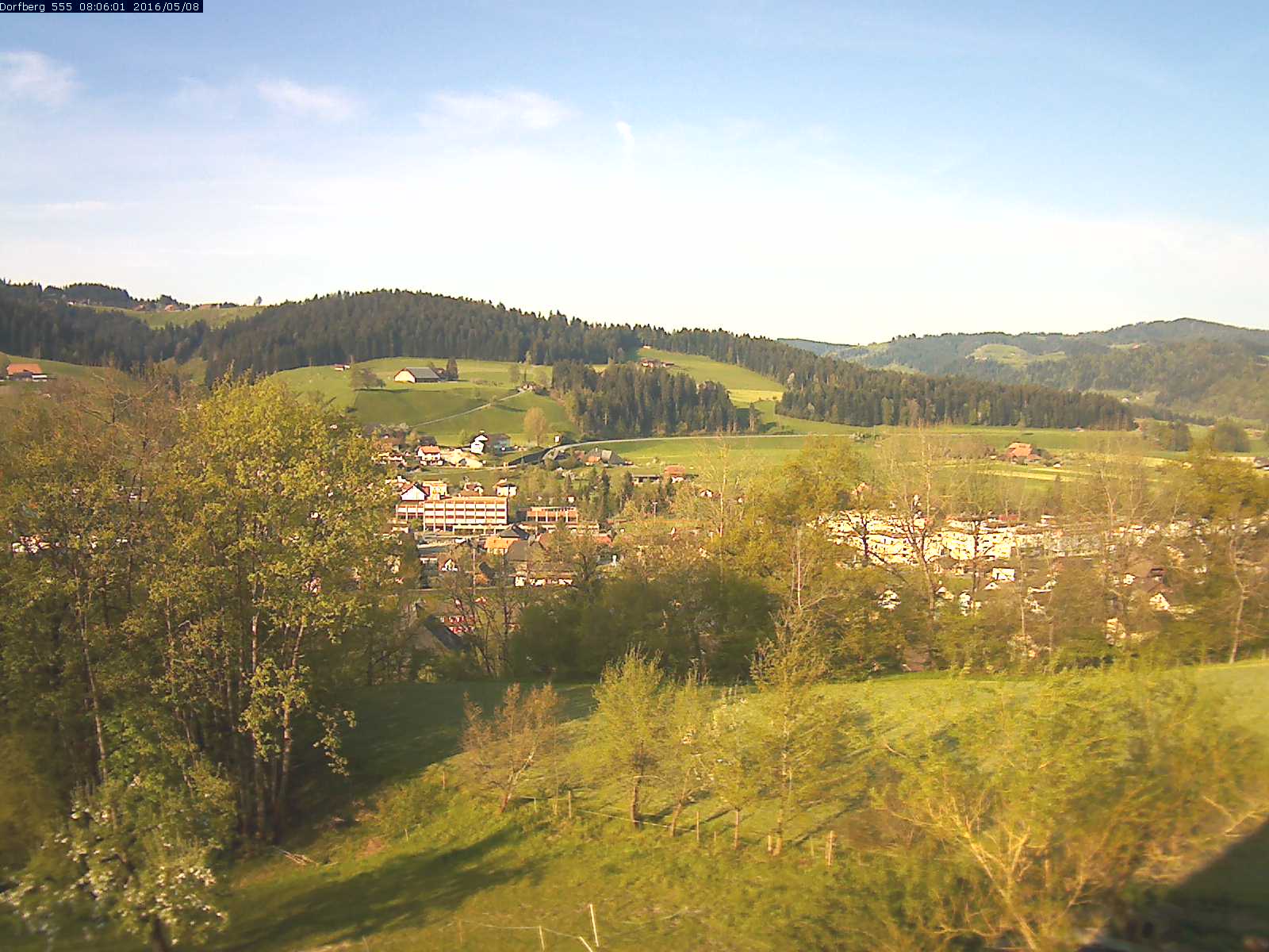 Webcam-Bild: Aussicht vom Dorfberg in Langnau 20160508-080601