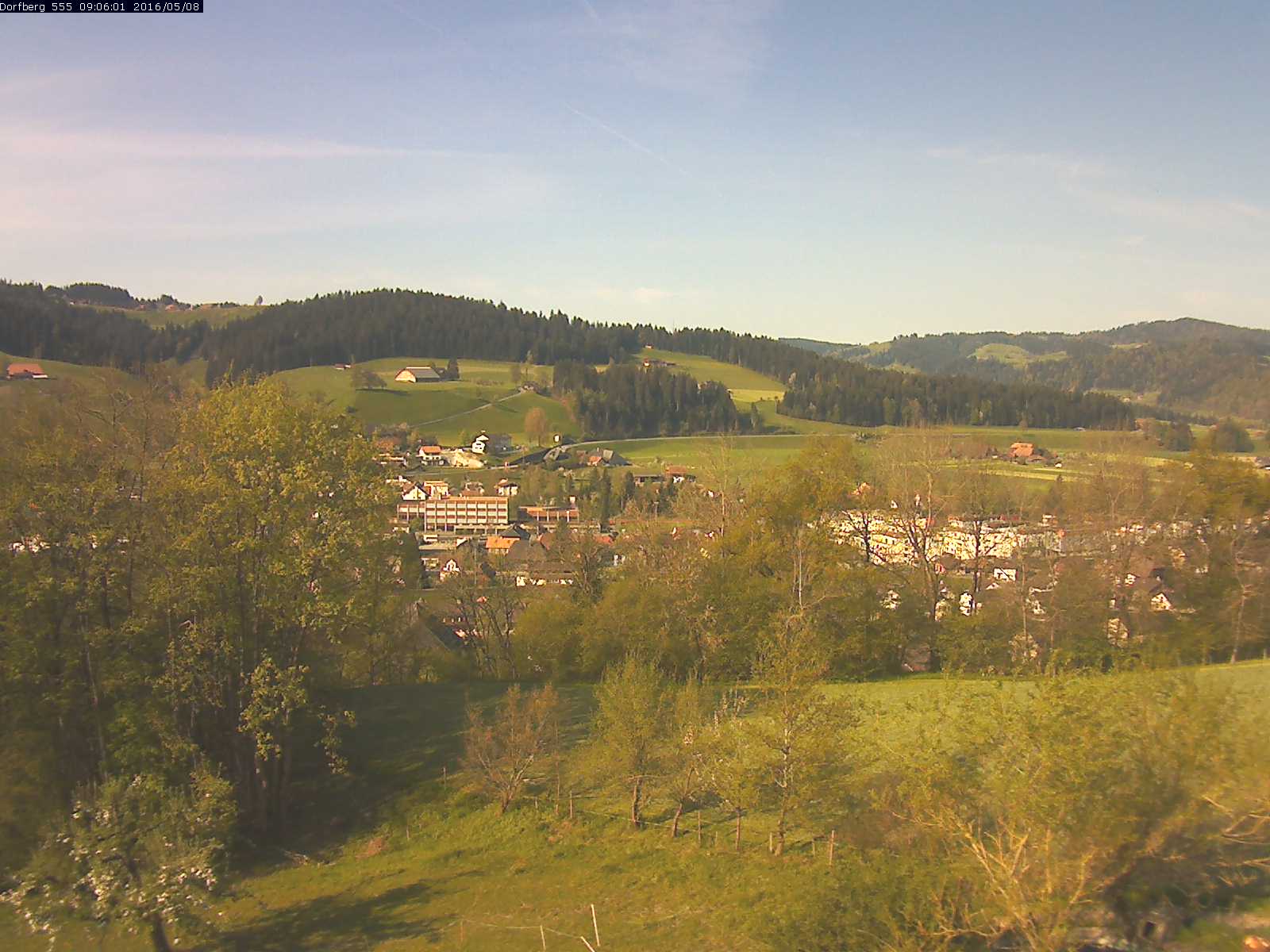 Webcam-Bild: Aussicht vom Dorfberg in Langnau 20160508-090601