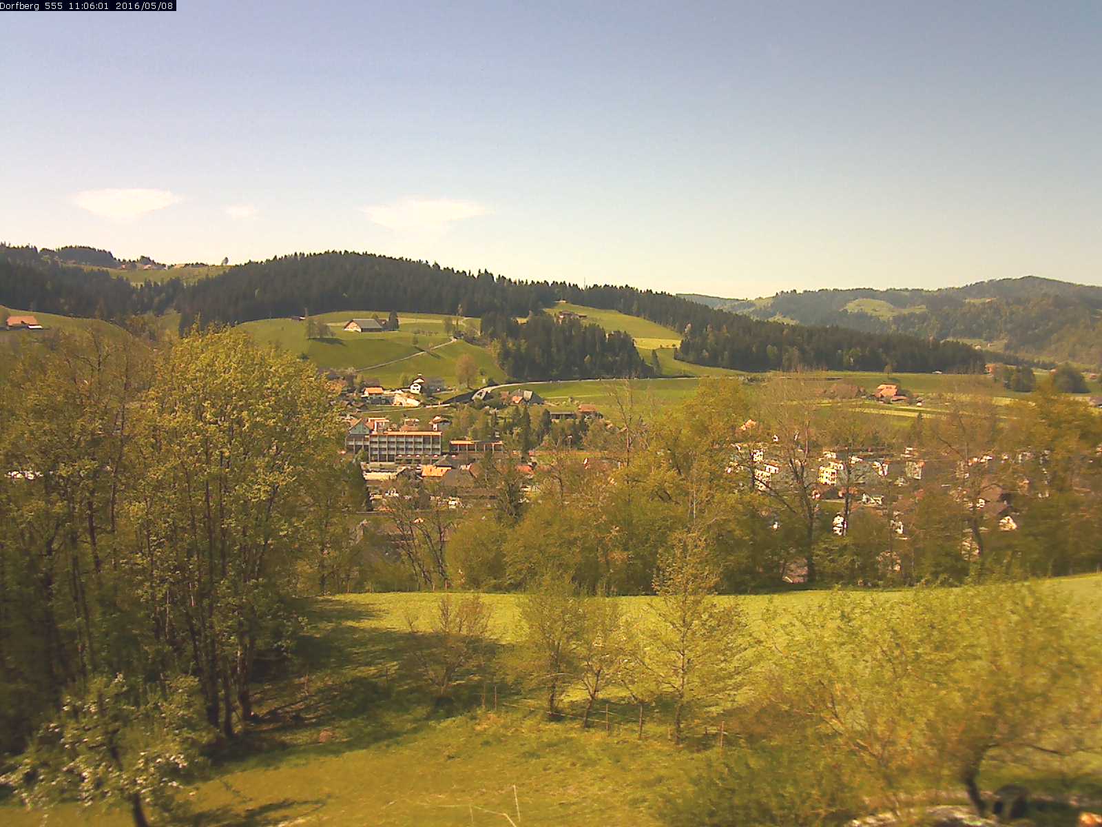 Webcam-Bild: Aussicht vom Dorfberg in Langnau 20160508-110601