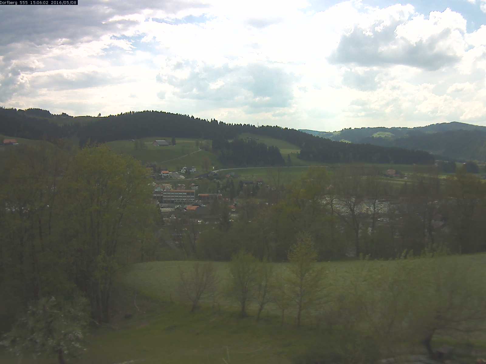 Webcam-Bild: Aussicht vom Dorfberg in Langnau 20160508-150601