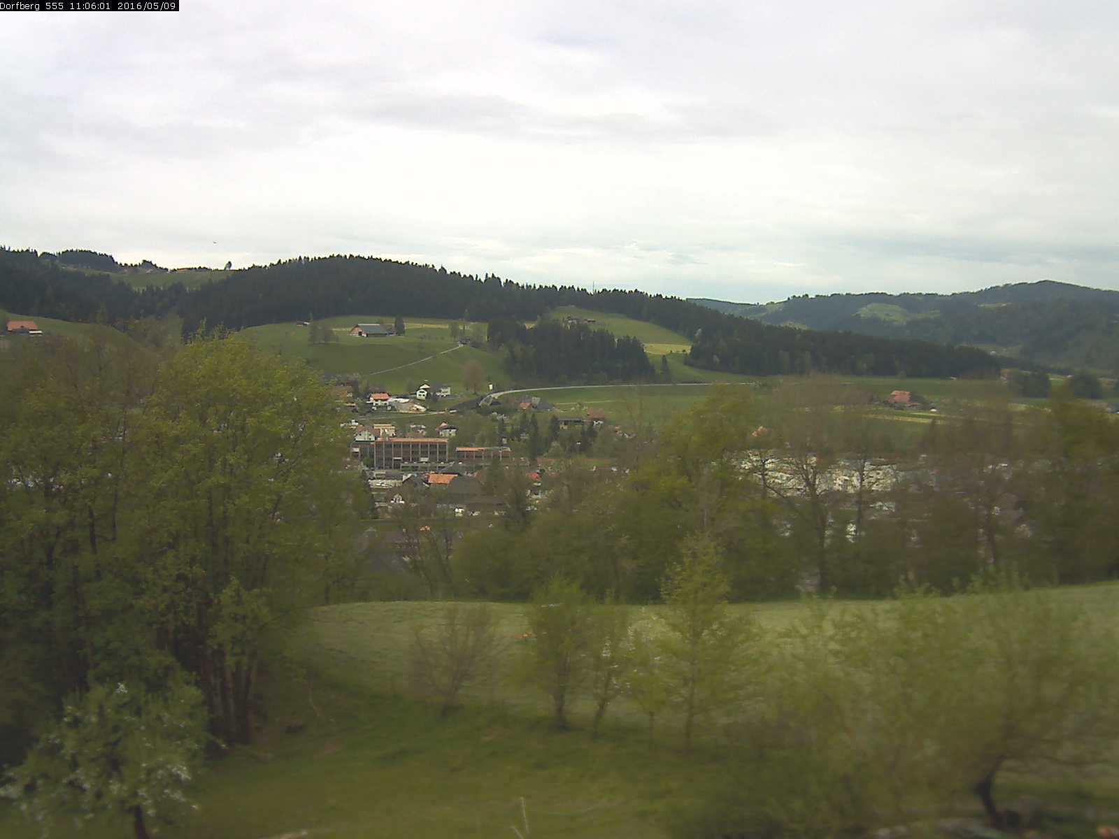 Webcam-Bild: Aussicht vom Dorfberg in Langnau 20160509-110601