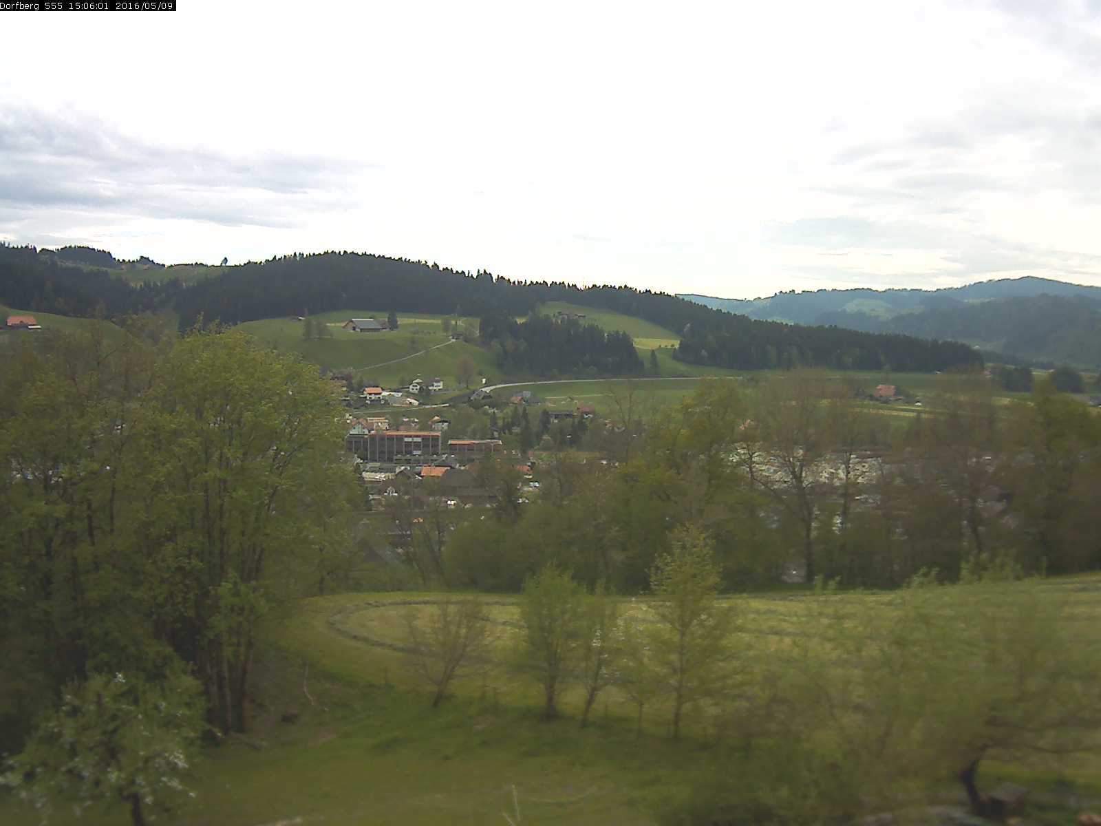 Webcam-Bild: Aussicht vom Dorfberg in Langnau 20160509-150601