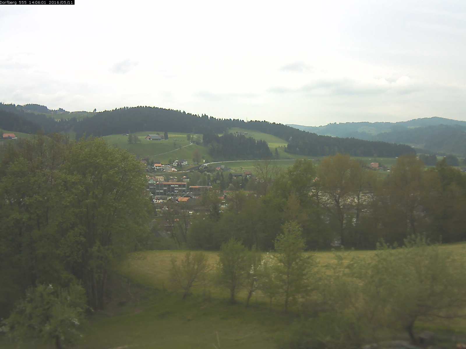 Webcam-Bild: Aussicht vom Dorfberg in Langnau 20160511-140601