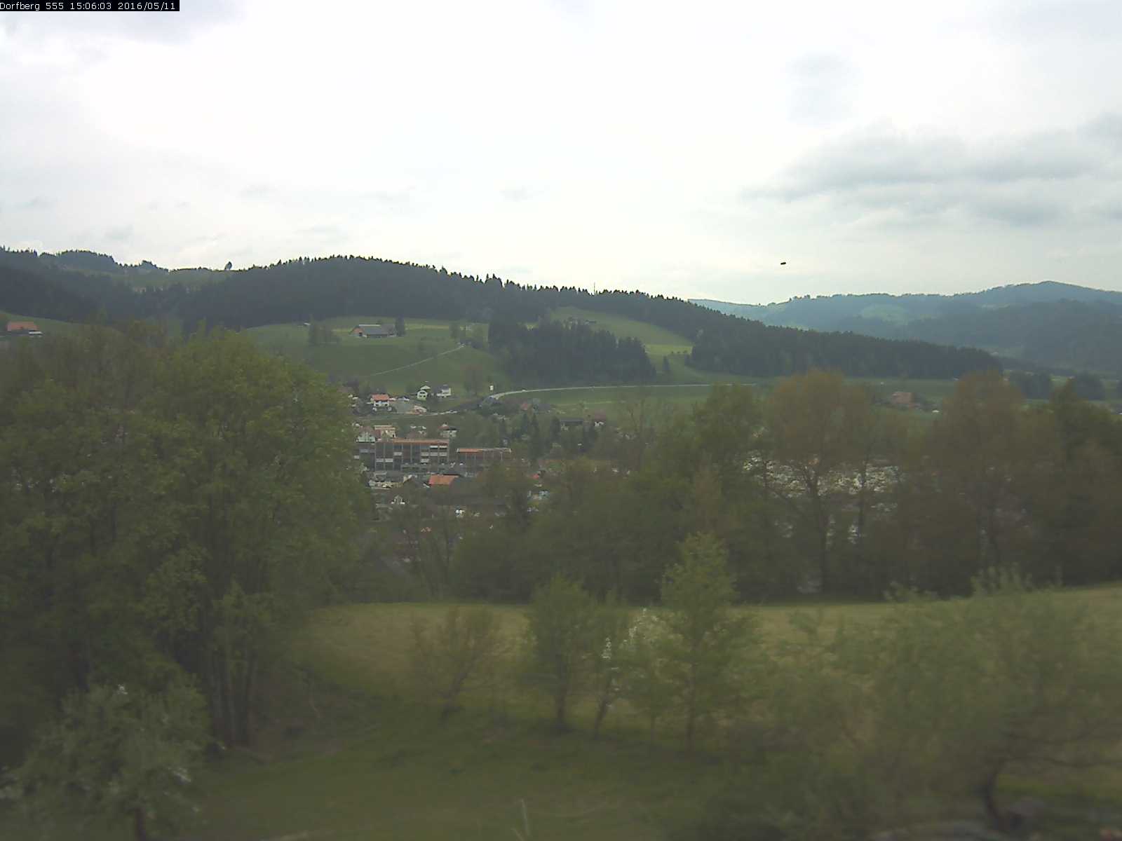 Webcam-Bild: Aussicht vom Dorfberg in Langnau 20160511-150601