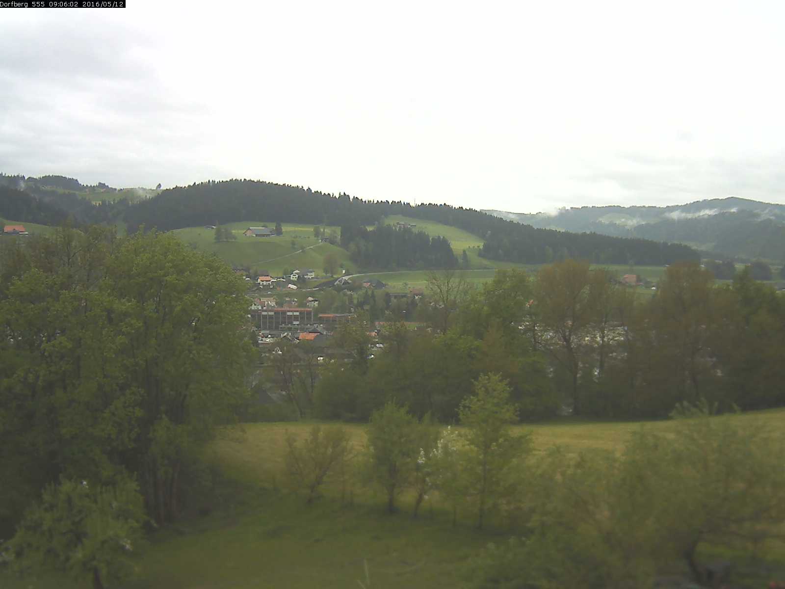 Webcam-Bild: Aussicht vom Dorfberg in Langnau 20160512-090601