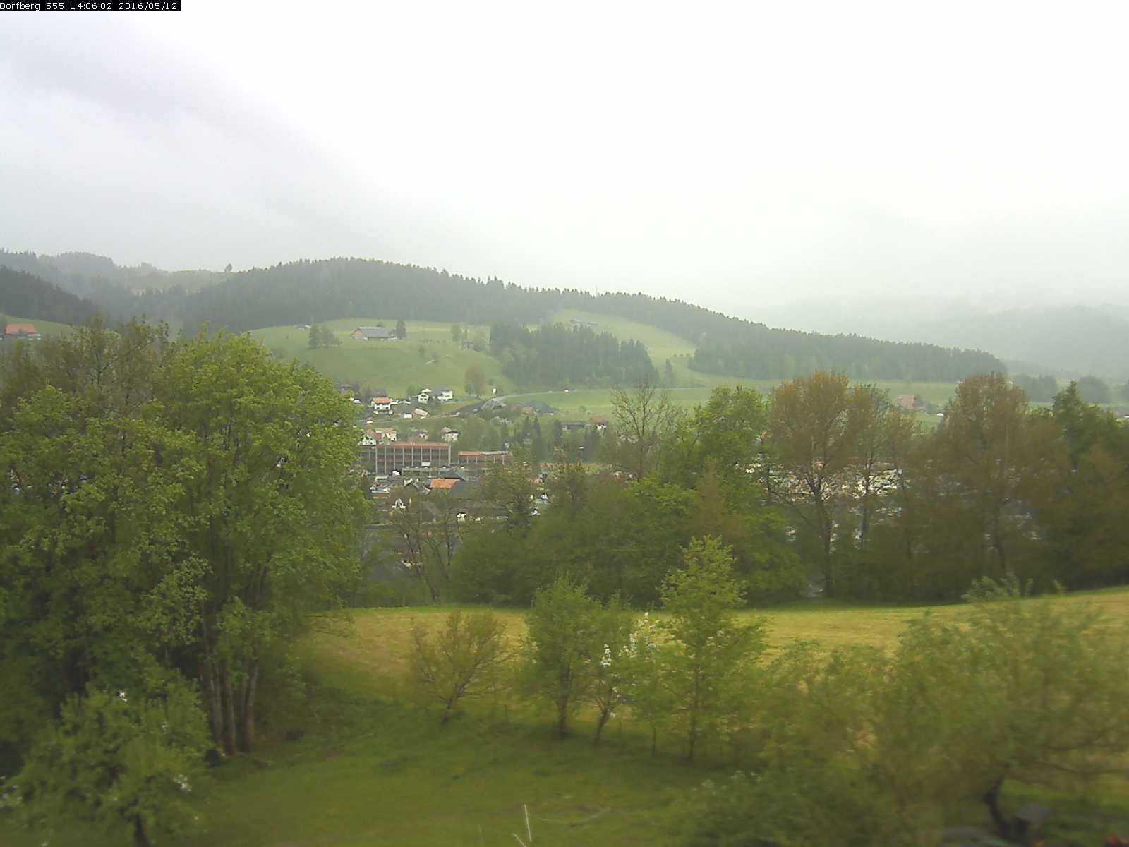Webcam-Bild: Aussicht vom Dorfberg in Langnau 20160512-140601
