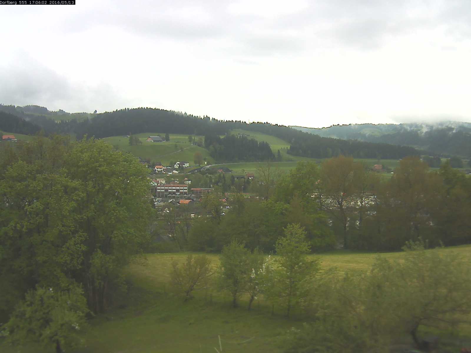 Webcam-Bild: Aussicht vom Dorfberg in Langnau 20160513-170601