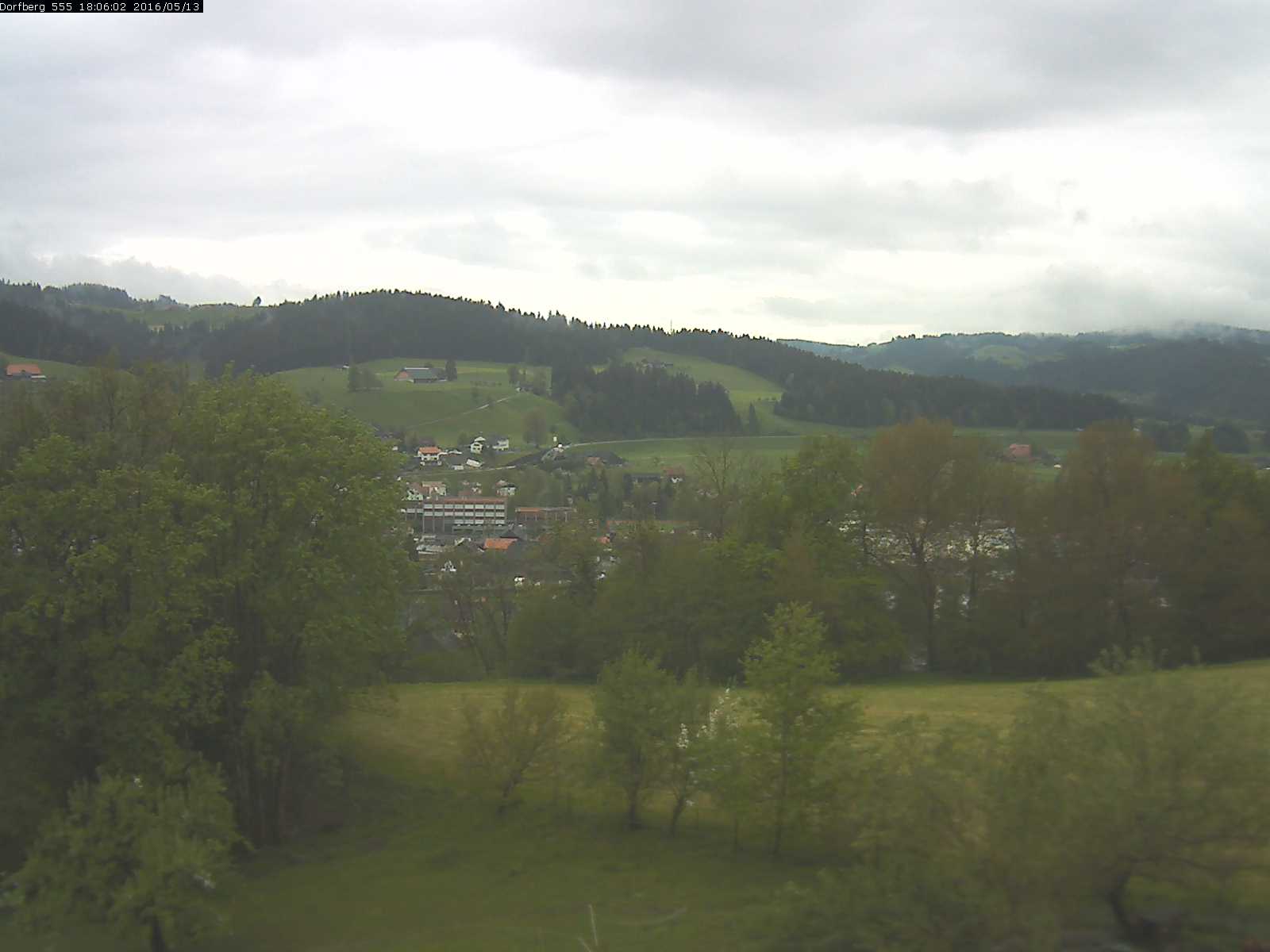 Webcam-Bild: Aussicht vom Dorfberg in Langnau 20160513-180601
