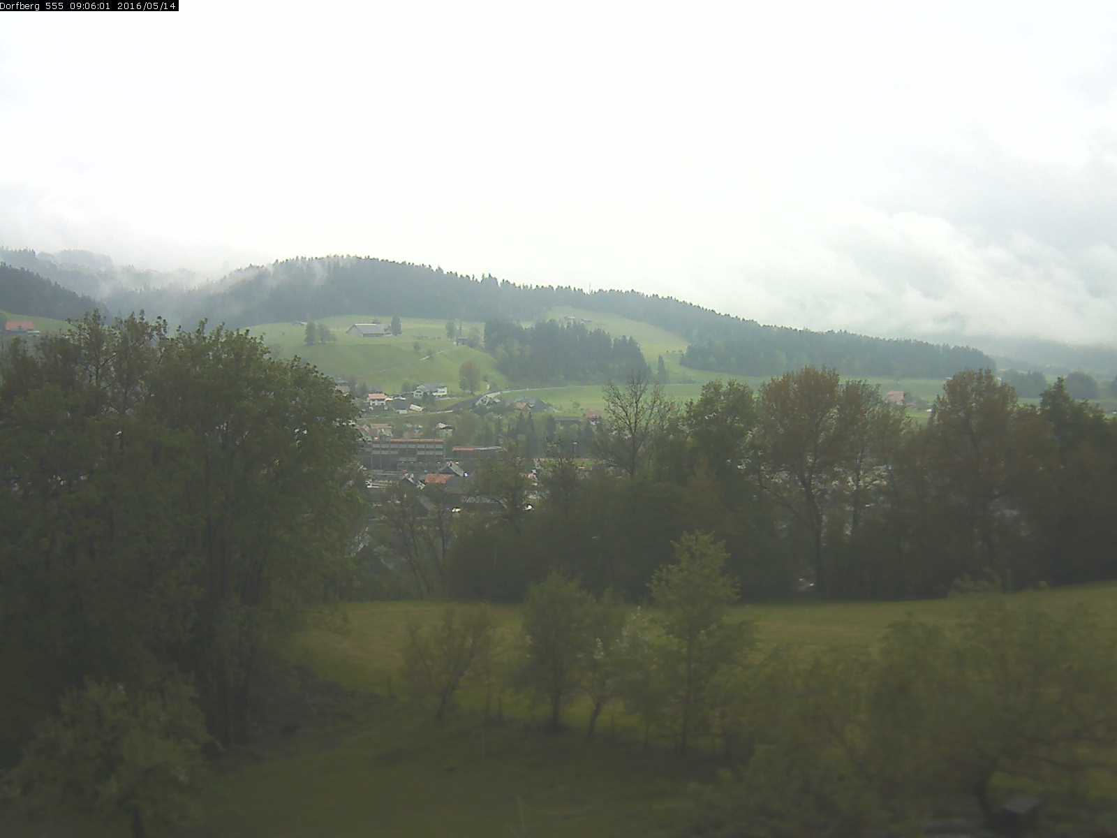 Webcam-Bild: Aussicht vom Dorfberg in Langnau 20160514-090601