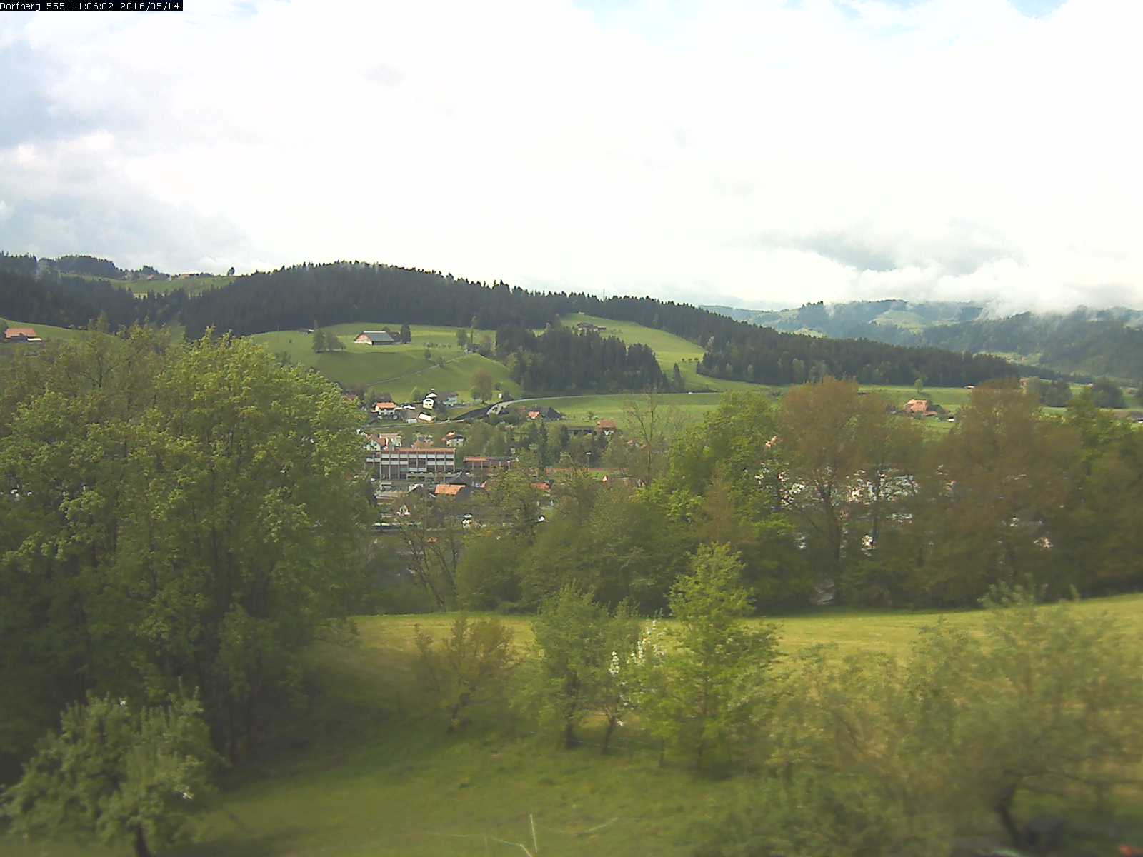 Webcam-Bild: Aussicht vom Dorfberg in Langnau 20160514-110601