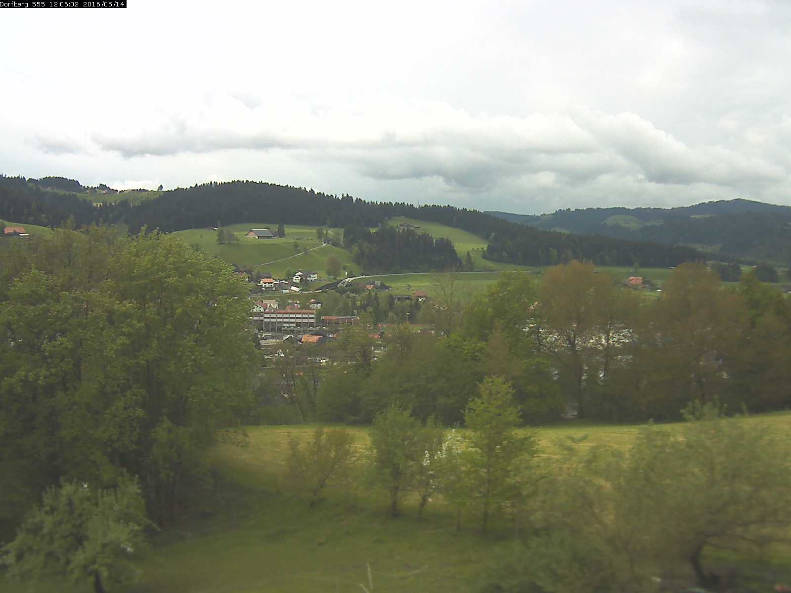 Webcam-Bild: Aussicht vom Dorfberg in Langnau 20160514-120601