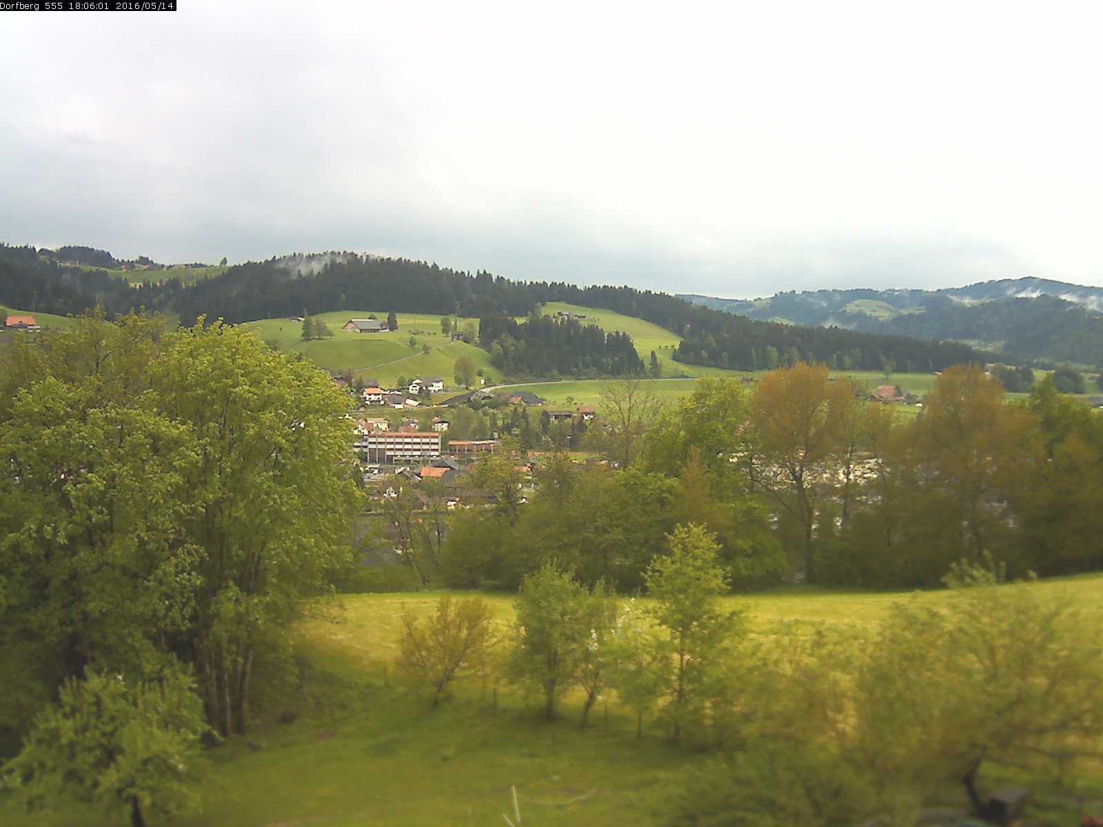 Webcam-Bild: Aussicht vom Dorfberg in Langnau 20160514-180601