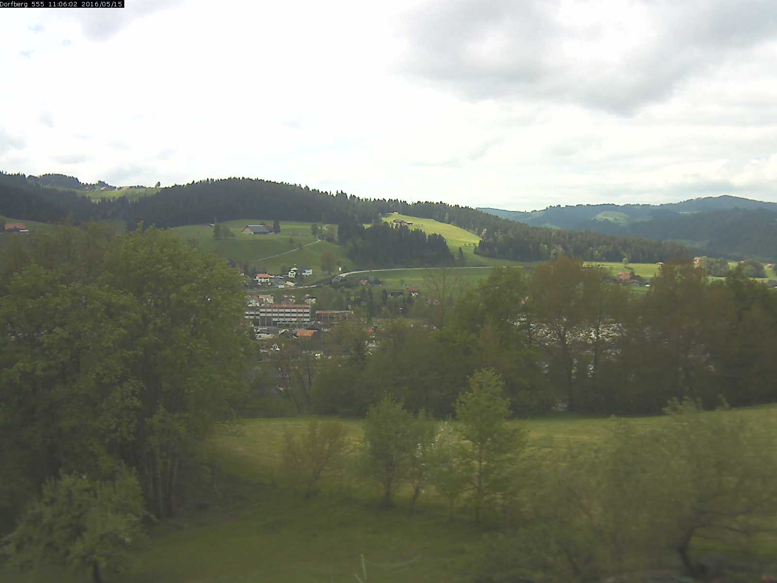 Webcam-Bild: Aussicht vom Dorfberg in Langnau 20160515-110601